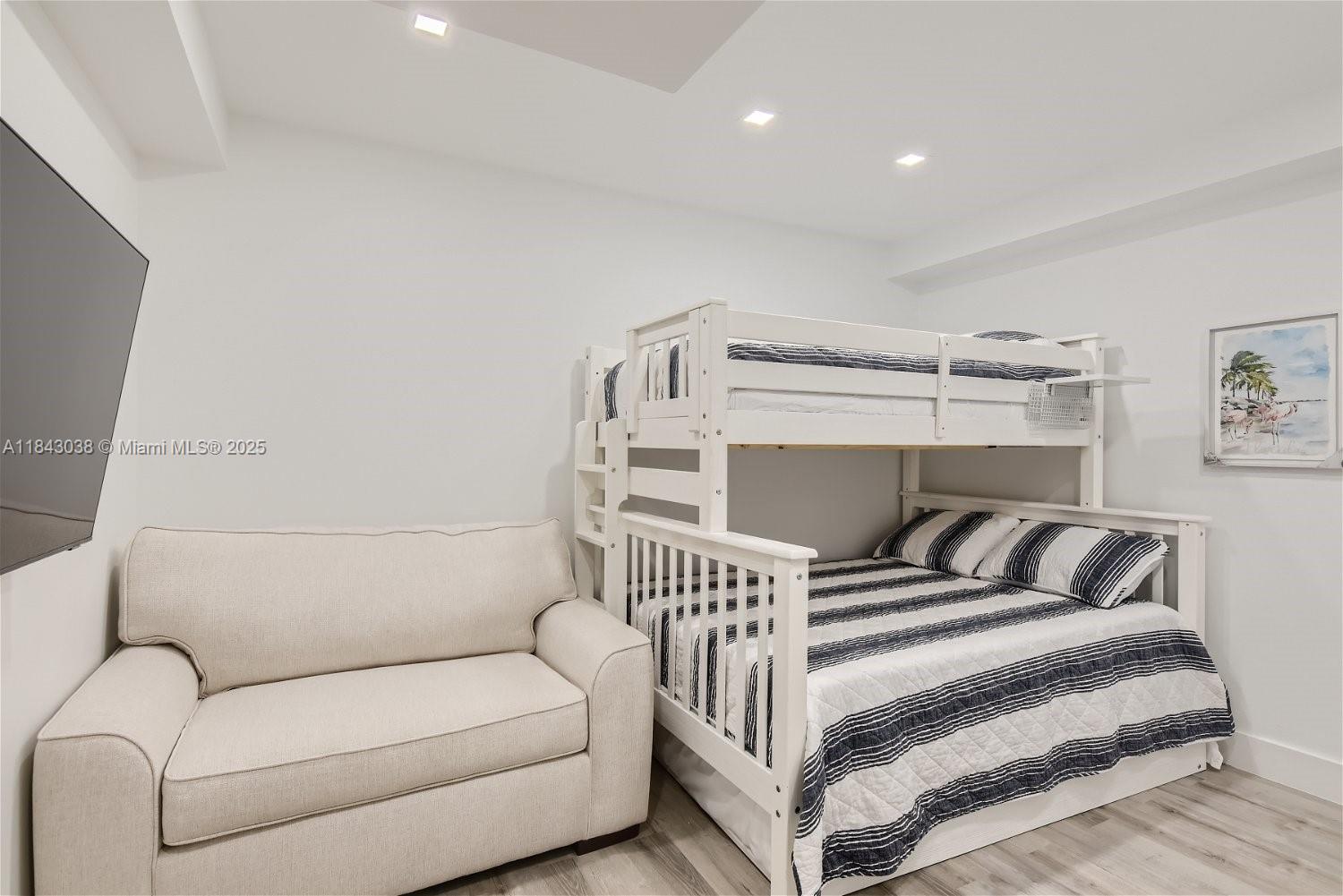 Property photo # 6