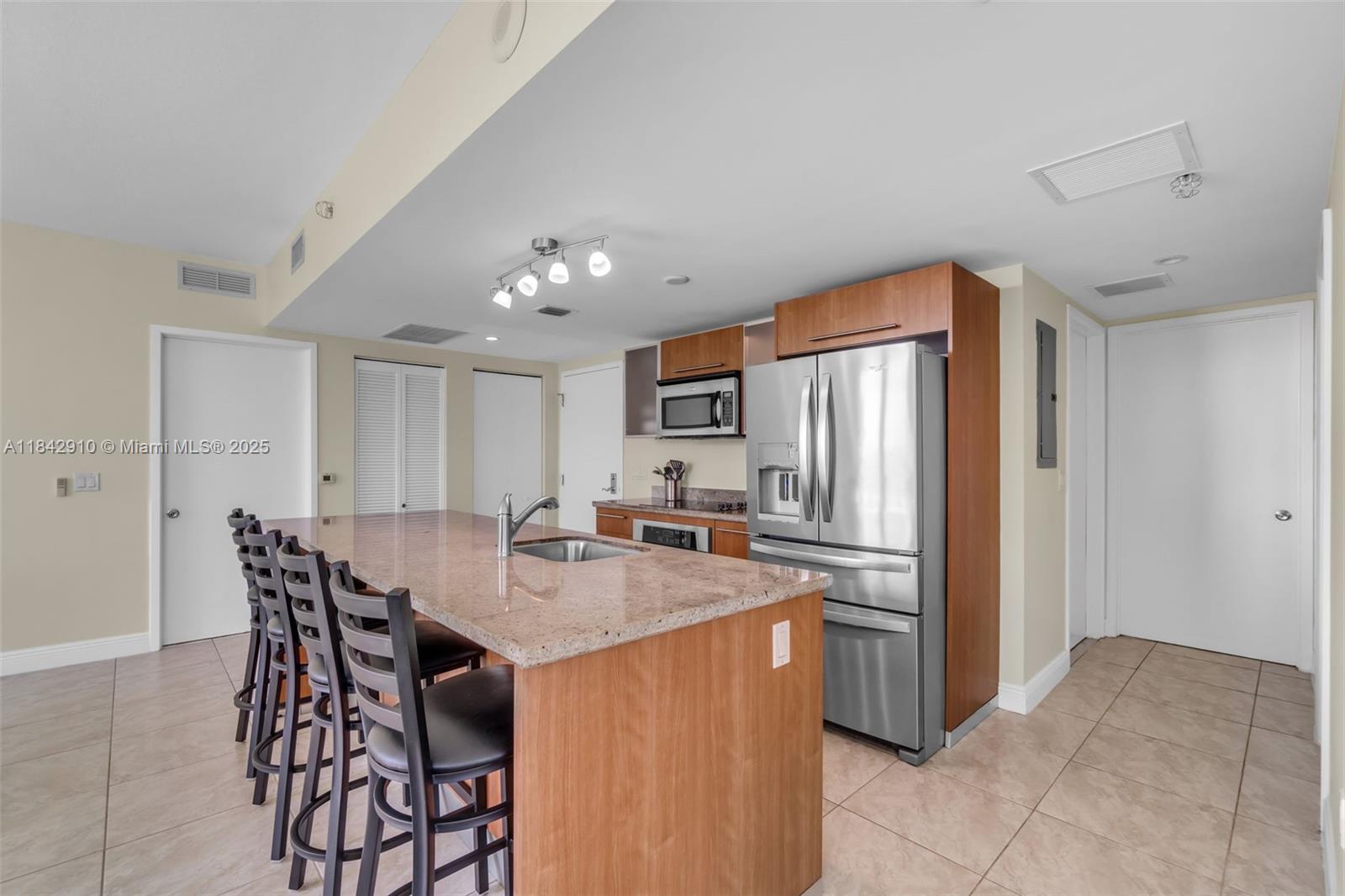 Property photo # 9