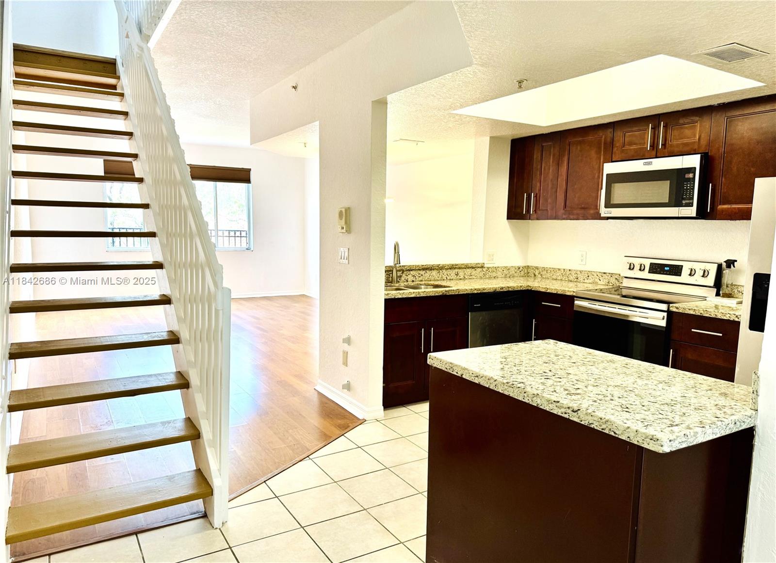 Property photo # 0
