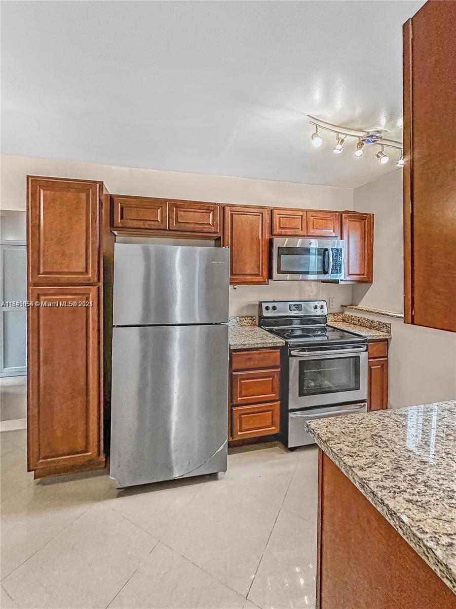 Property photo # 6