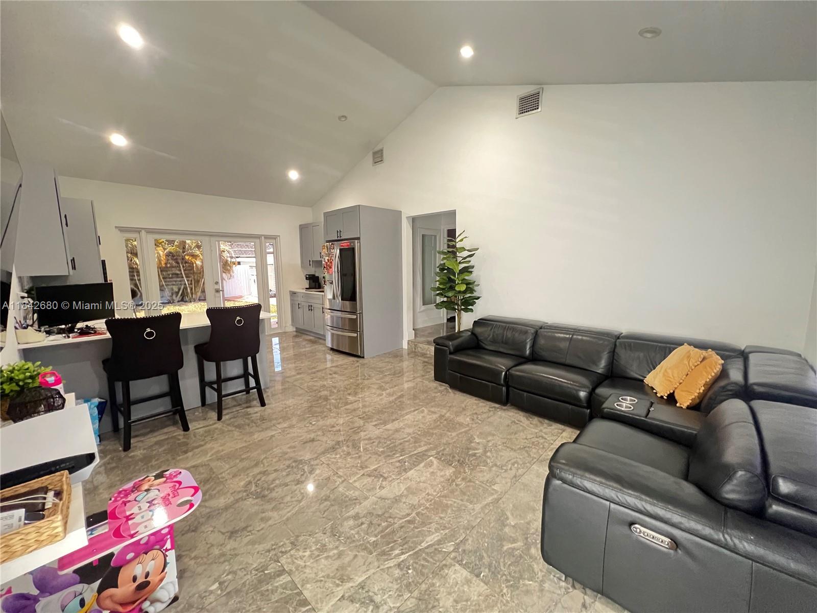 Property photo # 4
