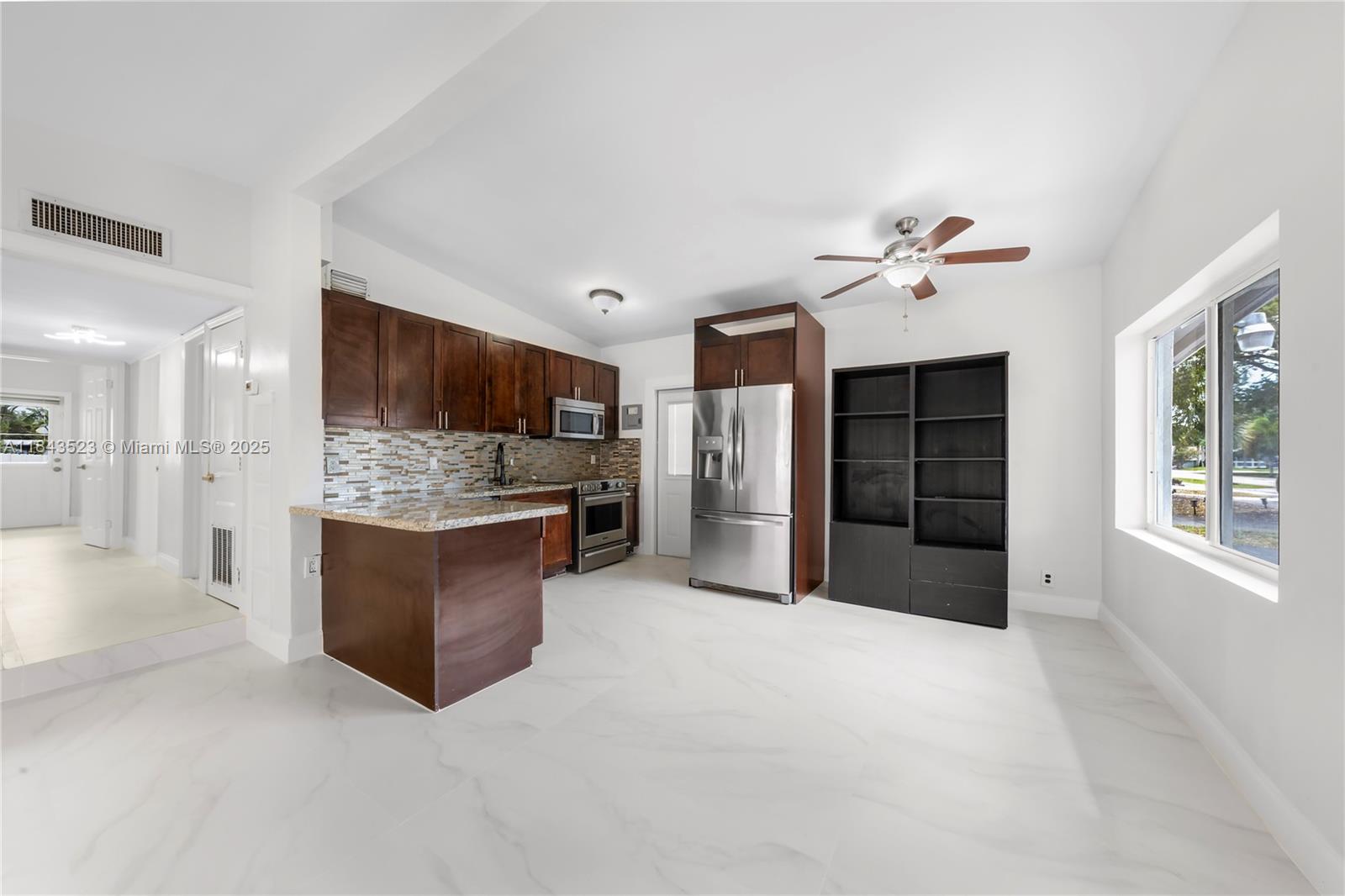 Property photo # 6