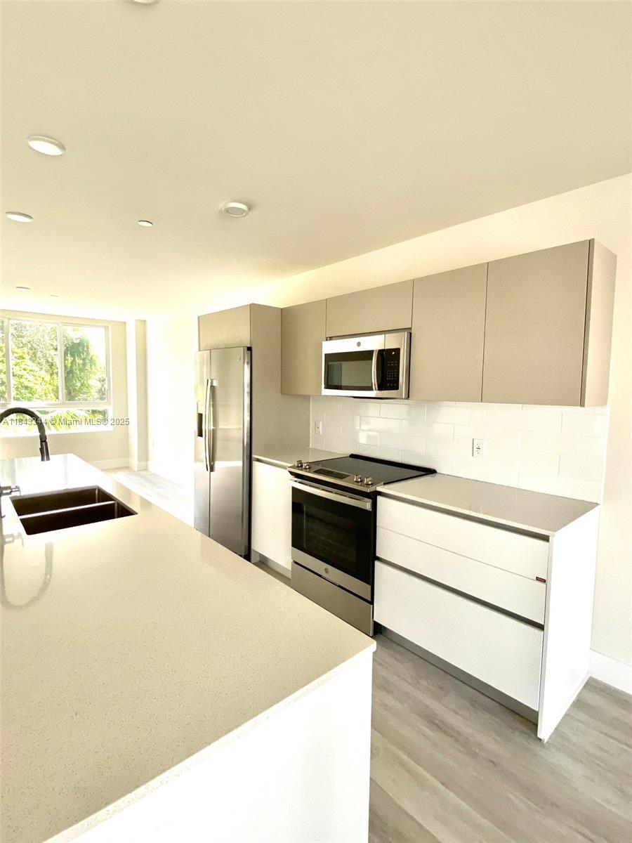 Property photo # 9