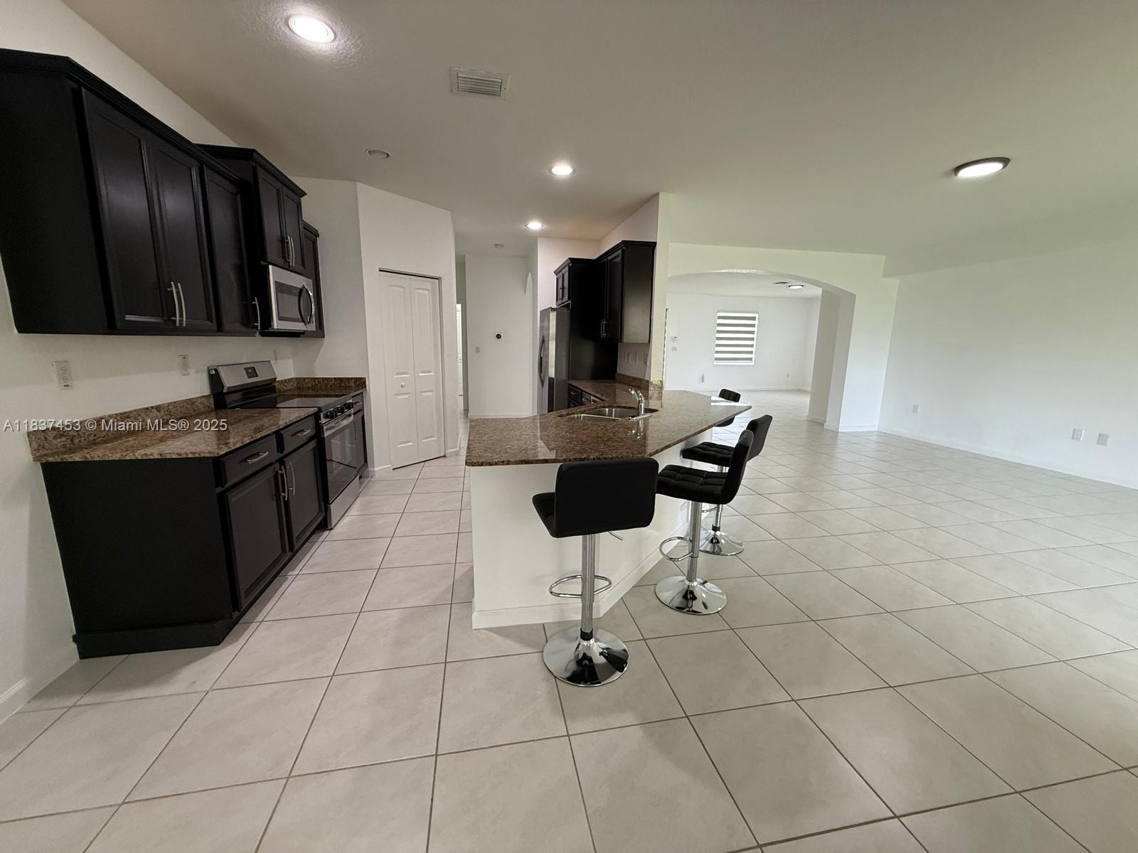 Property photo # 7