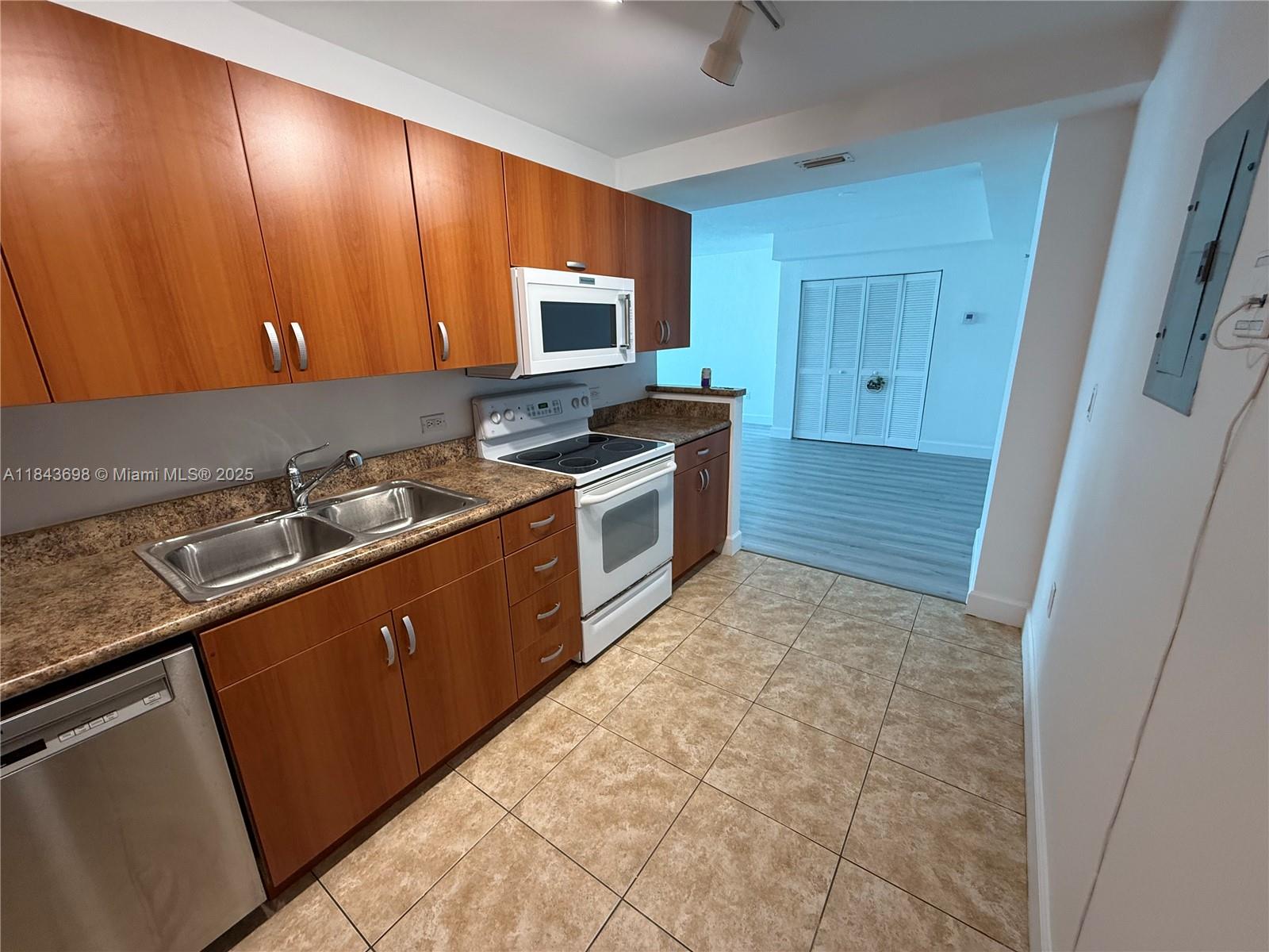 Property photo # 8