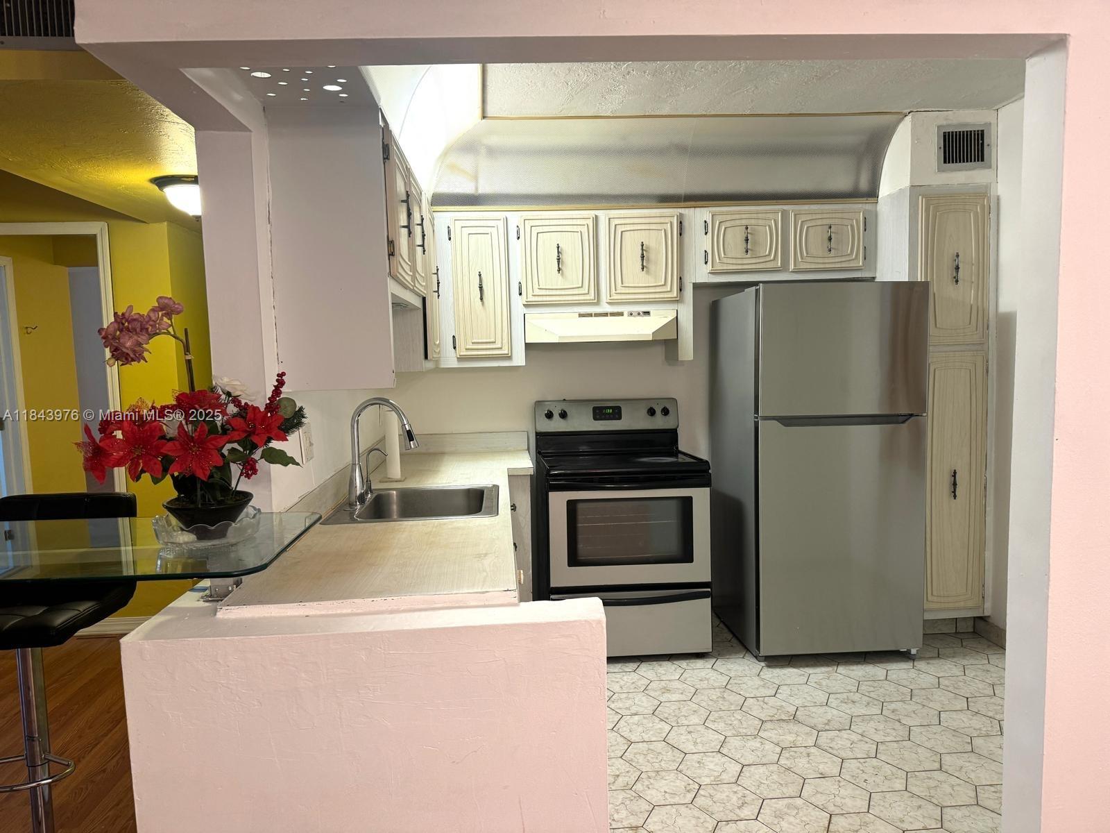 Property photo # 4