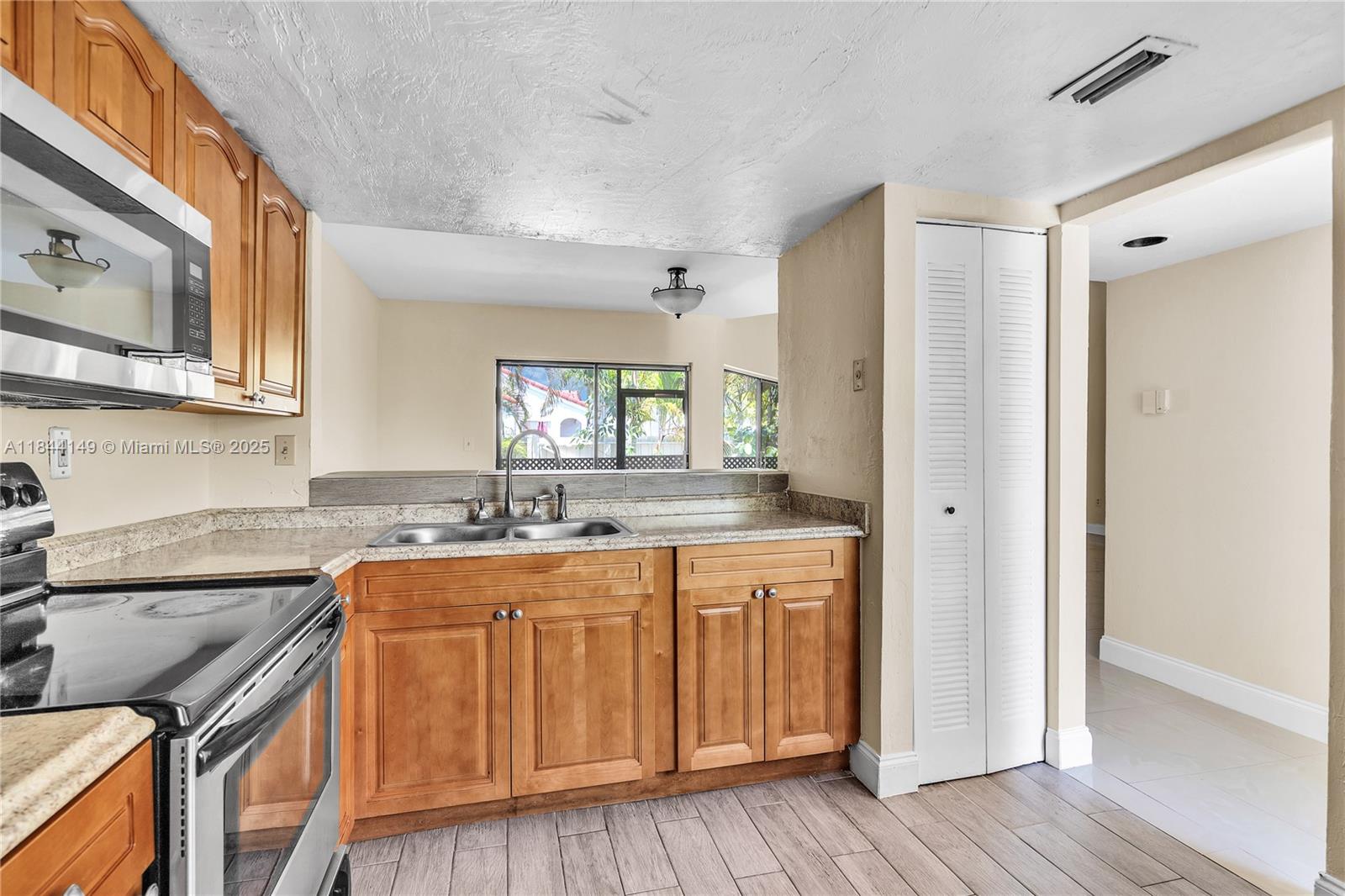 Property photo # 8