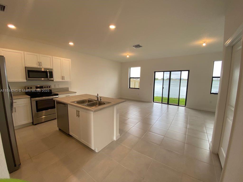 Property photo # 9