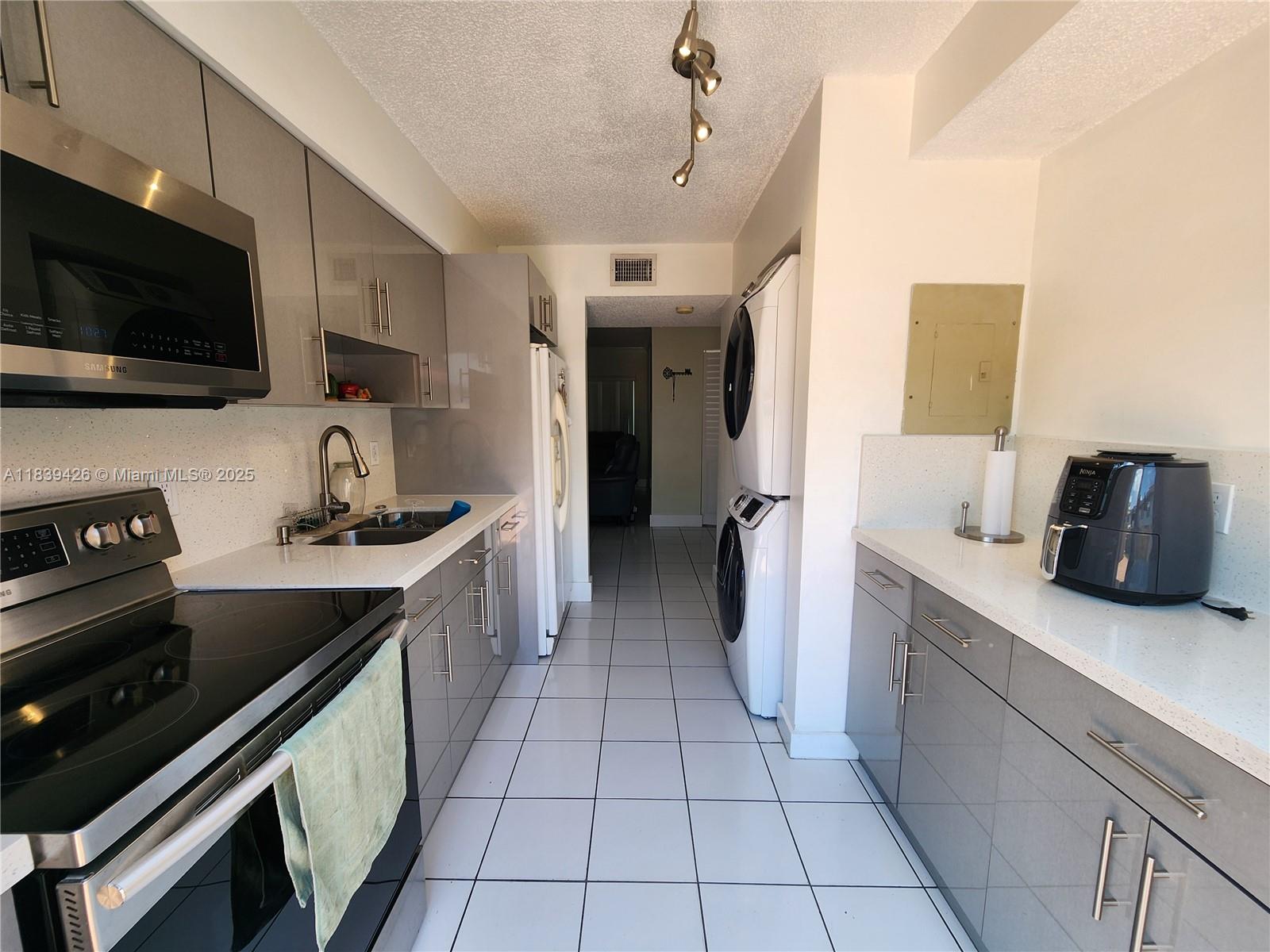 Property photo # 8