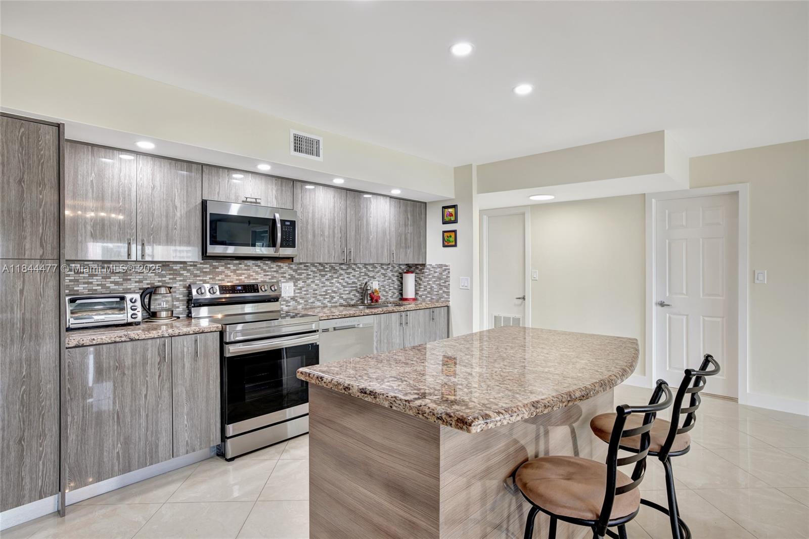 Property photo # 9