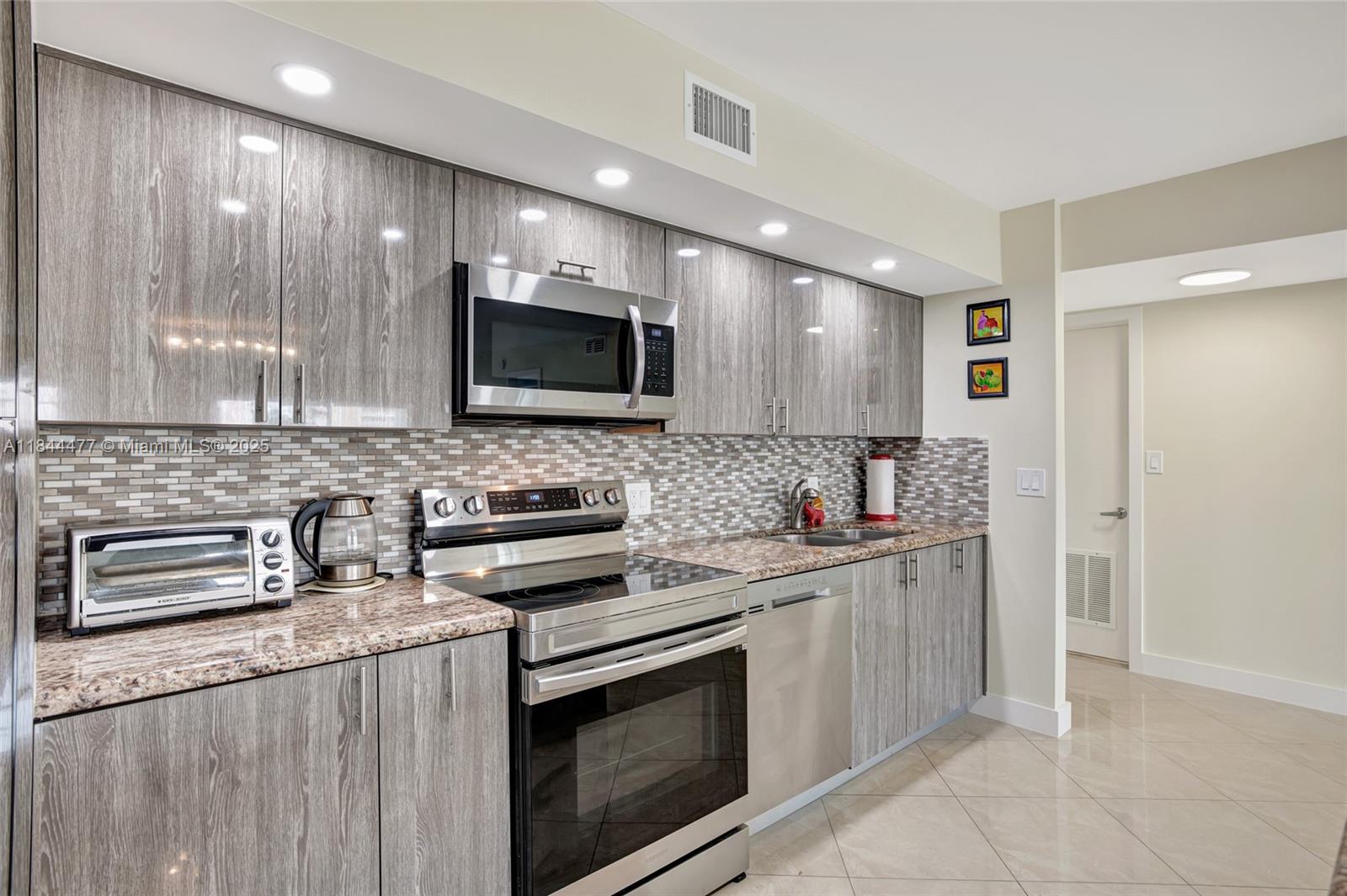Property photo # 6