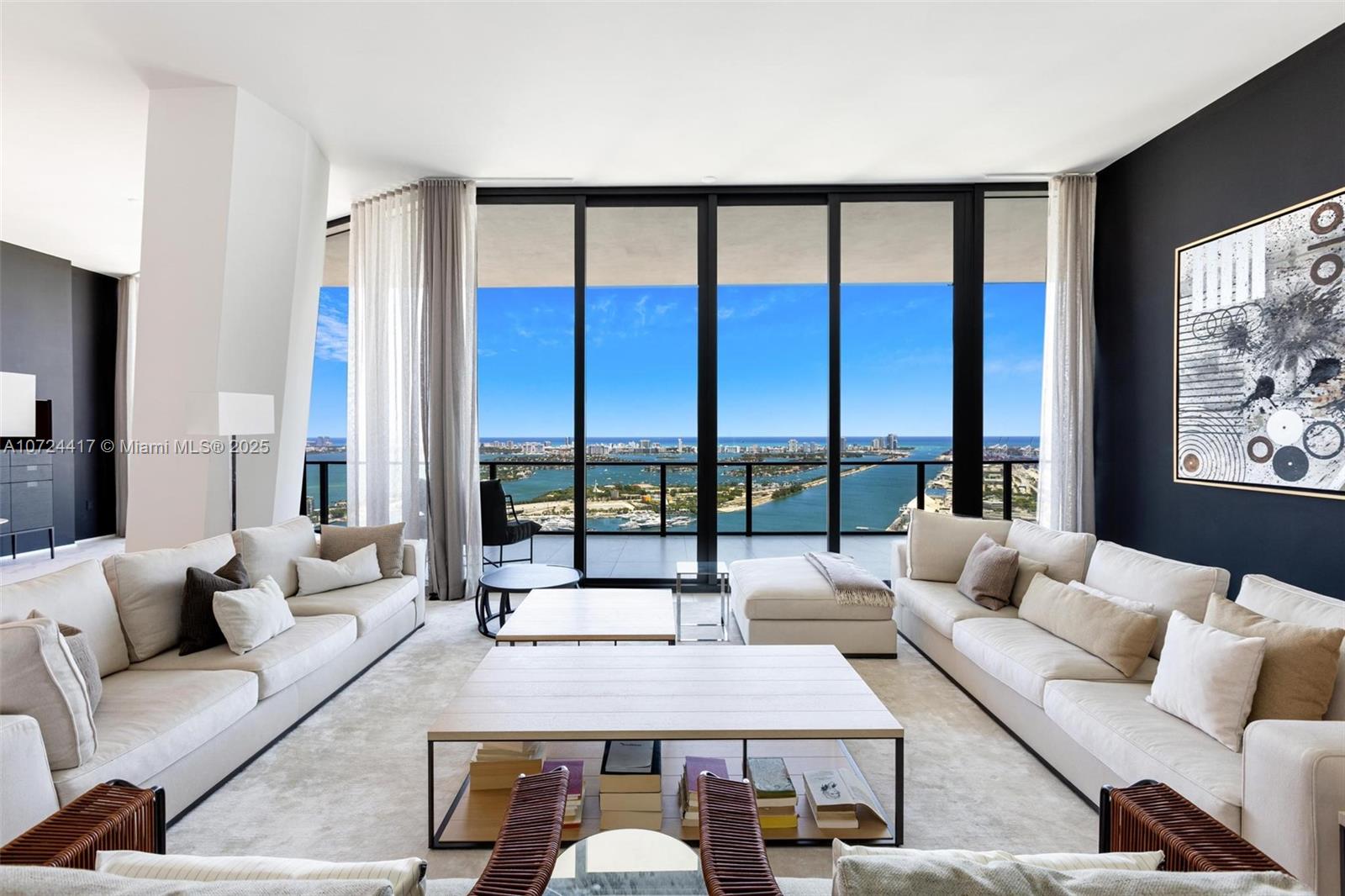 Apartamento à Venda em Miami, FL