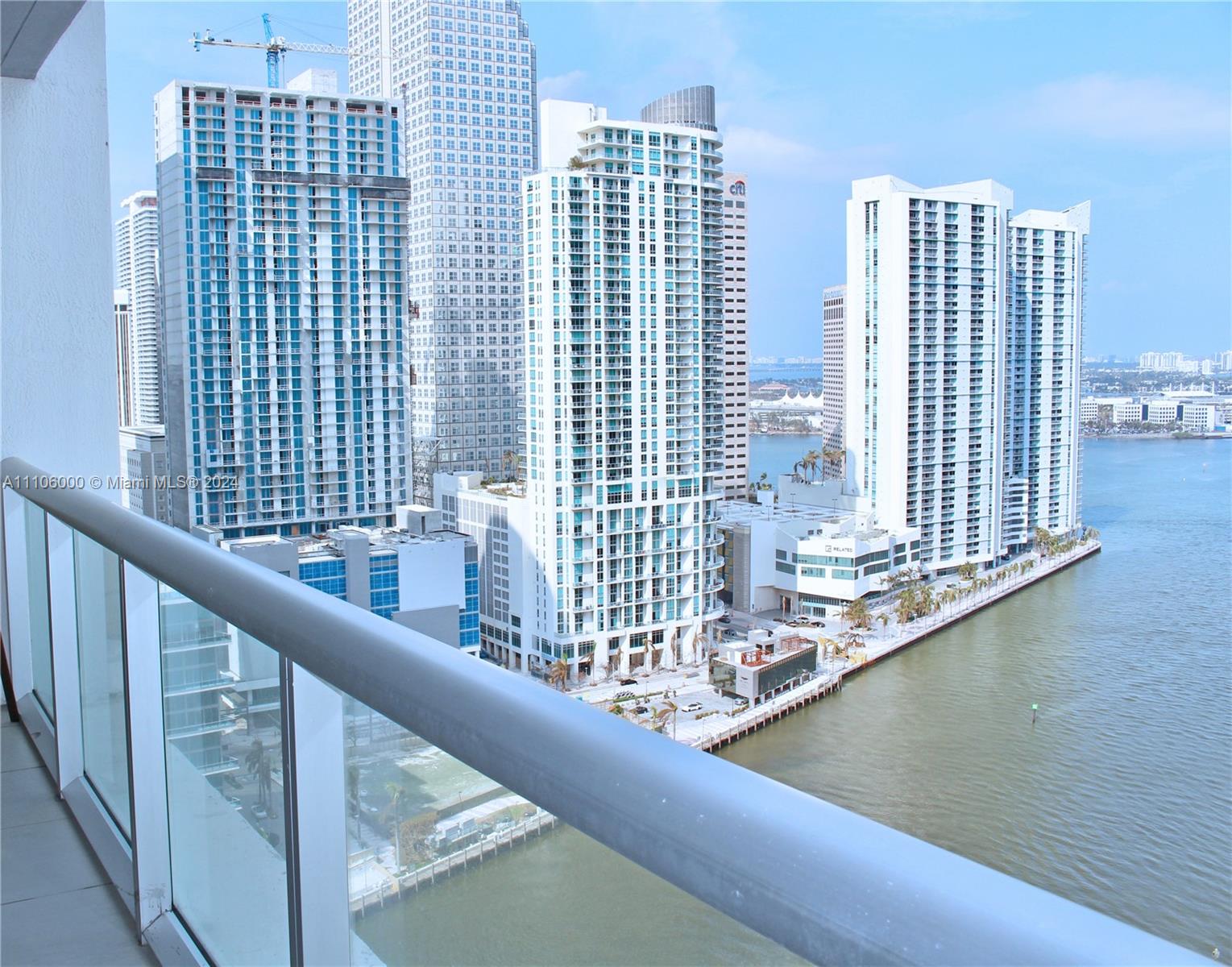 ONLY PER YEAR, NO SUBLEASE ALLOWED STARTING APRIL 2024

Beautiful 2/2 corner apartment with spectacular ocean views, luxury finishes and fully furnished. Subzero and Miele appliances. 
Enjoy being in the heart of Miami and having restaurants like Cipriani and Cantina La Veinte within ICON and many more at walking distance. Go shopping at Brickell City Center and do groceries walking because everything is so close. 
Enjoy the weather and take a leisurely walk along the bay or party. All at walking distance.
NO SUBLEASE ALLOWED

*****The apartment is available for MONTHLY RENTALS*****