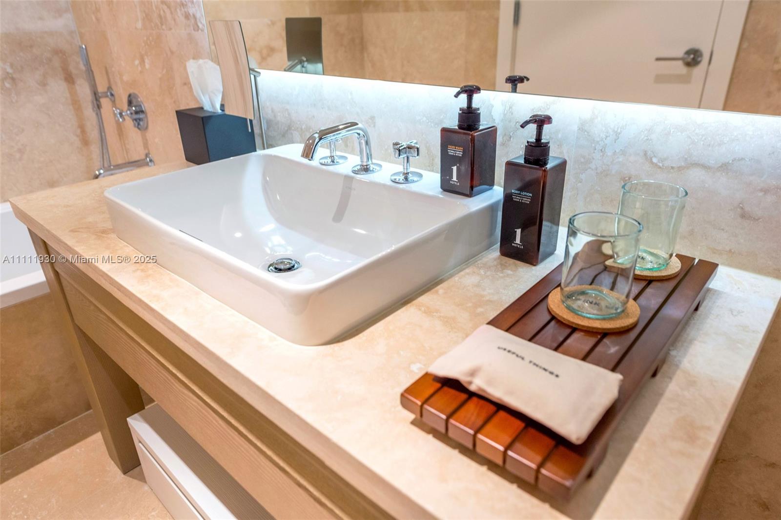 102 24th St 1106, Miami Beach, Florida 33139, 1 Bedroom Bedrooms, ,1 BathroomBathrooms,Residentiallease,For Rent,102 24th St 1106,A11111930