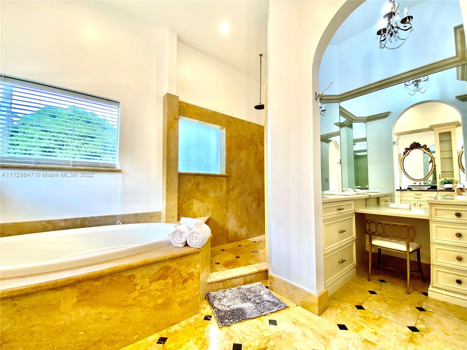 Hollywood, Florida 33019, 5 Bedrooms Bedrooms, ,3 BathroomsBathrooms,Residentiallease,For Rent,A11129847