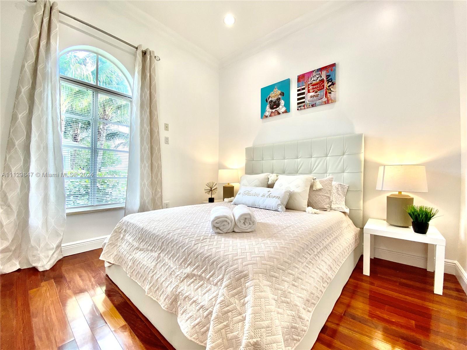 Hollywood, Florida 33019, 5 Bedrooms Bedrooms, ,3 BathroomsBathrooms,Residentiallease,For Rent,A11129847