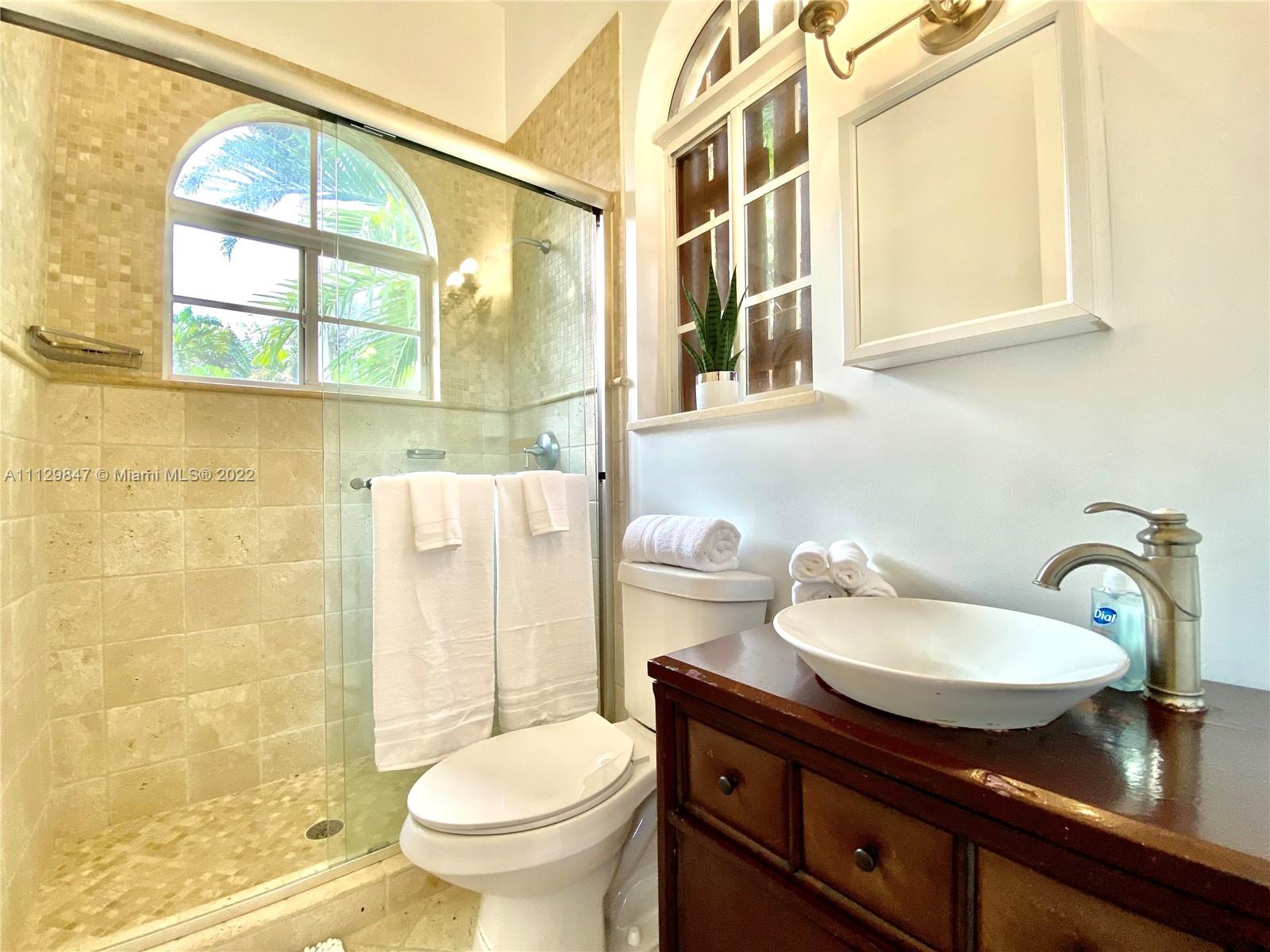 Hollywood, Florida 33019, 5 Bedrooms Bedrooms, ,3 BathroomsBathrooms,Residentiallease,For Rent,A11129847