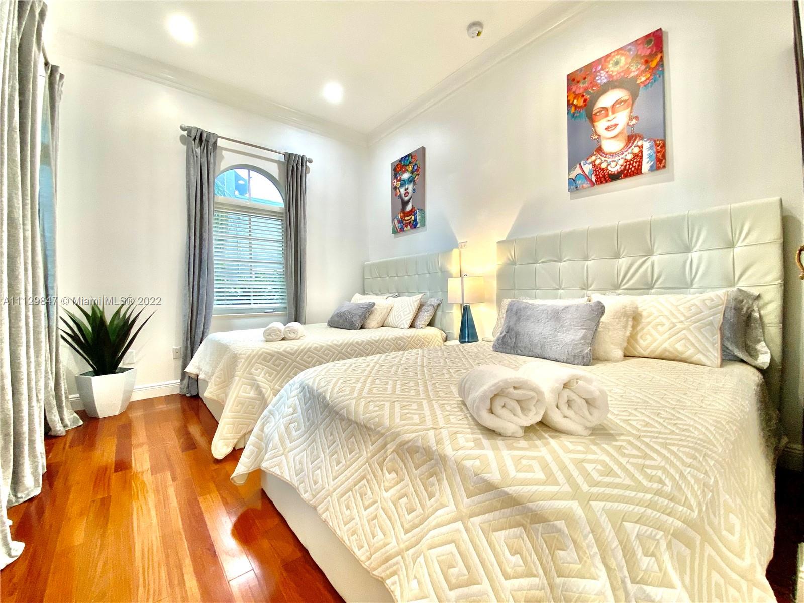 Hollywood, Florida 33019, 5 Bedrooms Bedrooms, ,3 BathroomsBathrooms,Residentiallease,For Rent,A11129847