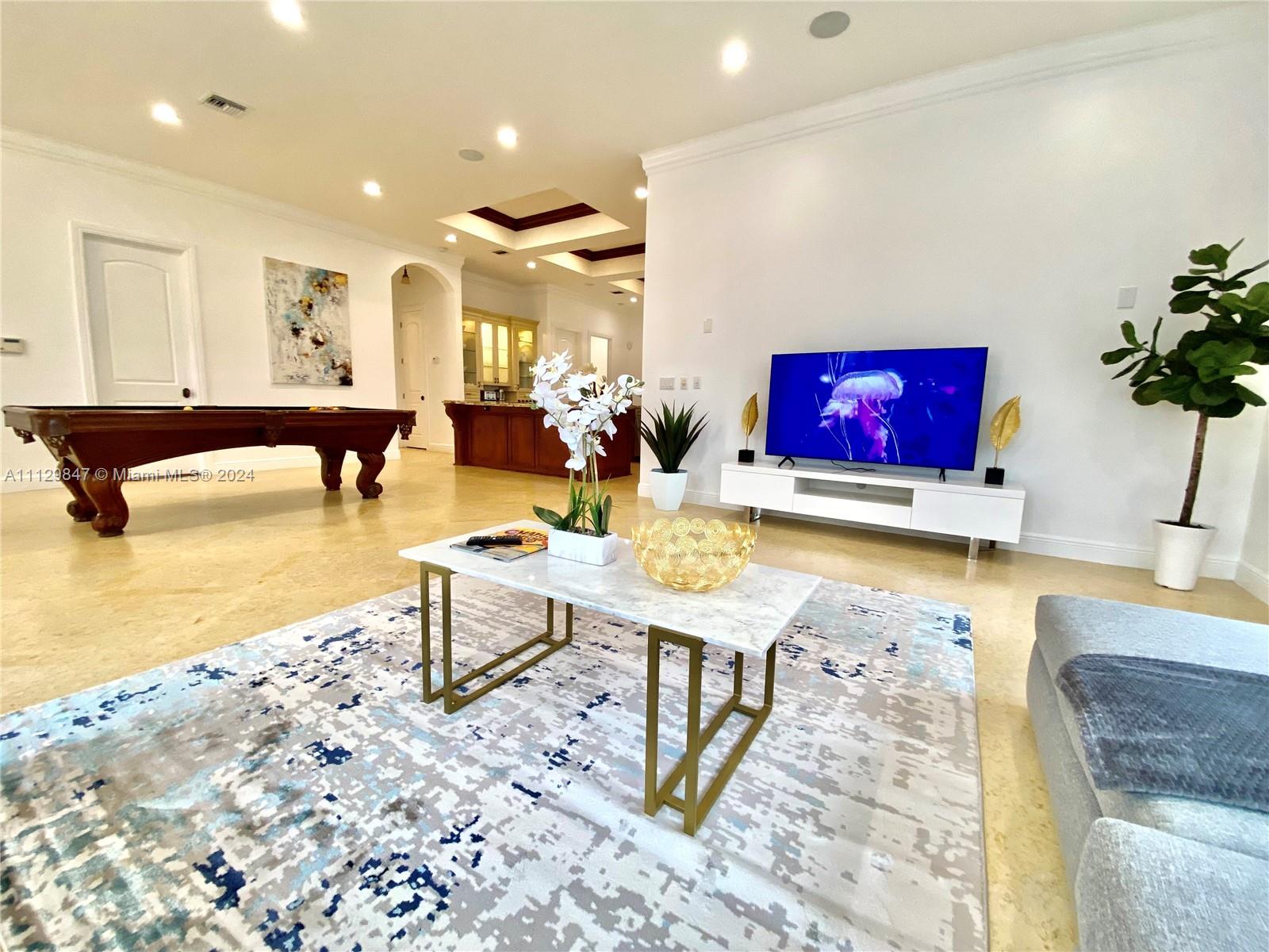 Hollywood, Florida 33019, 5 Bedrooms Bedrooms, ,3 BathroomsBathrooms,Residentiallease,For Rent,A11129847