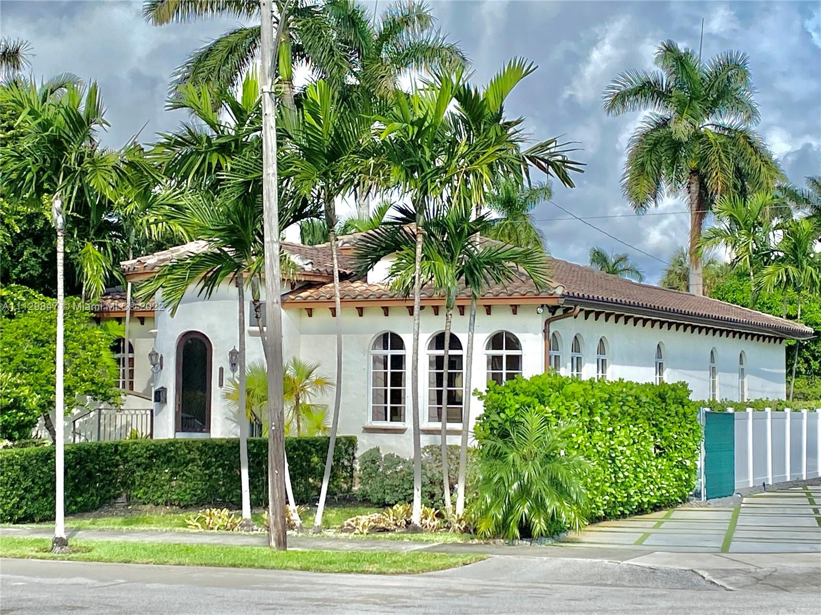 Hollywood, Florida 33019, 5 Bedrooms Bedrooms, ,3 BathroomsBathrooms,Residentiallease,For Rent,A11129847
