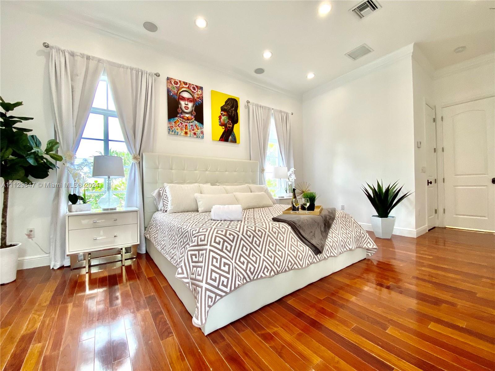 Hollywood, Florida 33019, 5 Bedrooms Bedrooms, ,3 BathroomsBathrooms,Residentiallease,For Rent,A11129847