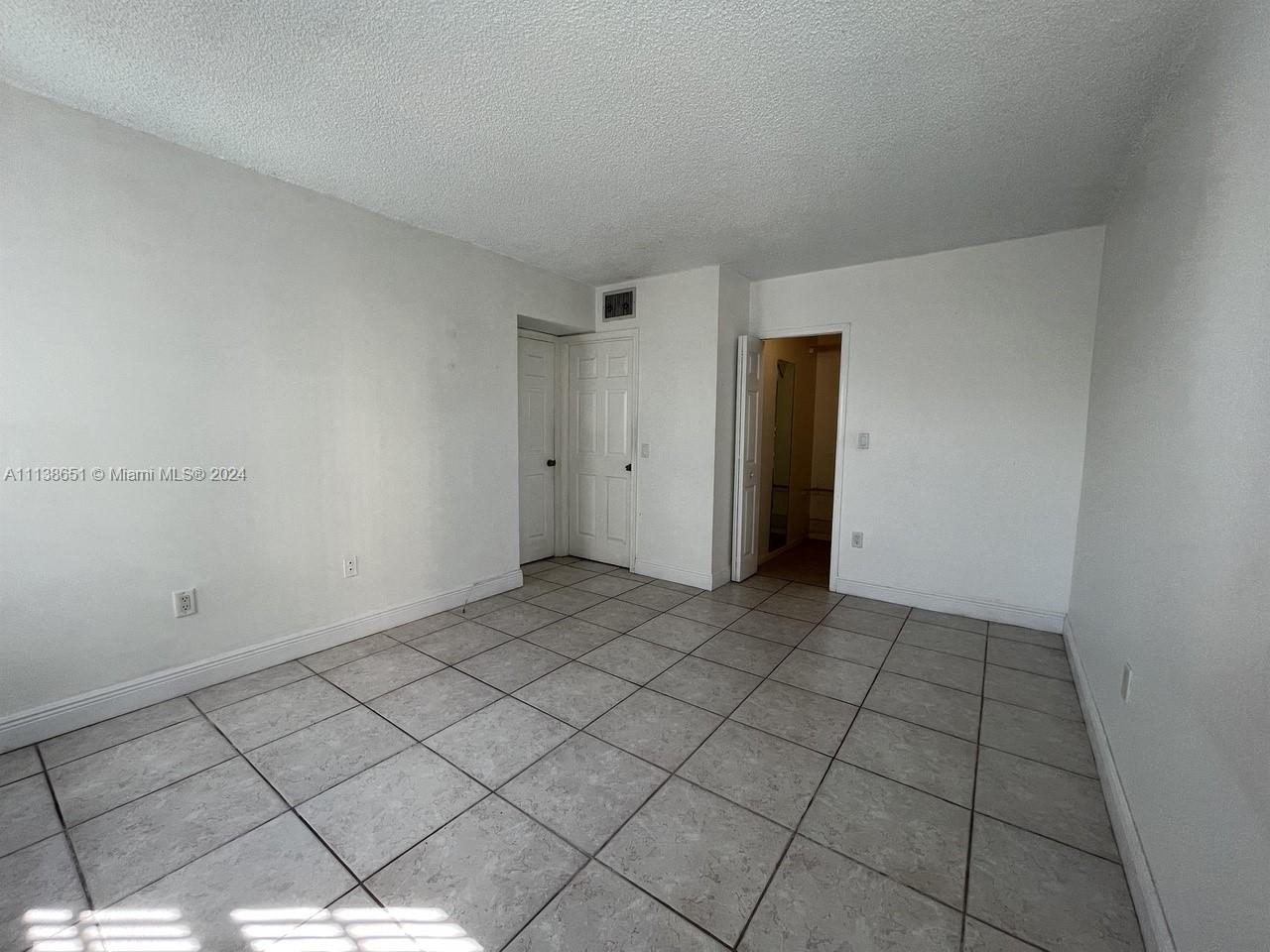 6445 Indian Creek Dr B16, Miami Beach, Florida 33141, 1 Bedroom Bedrooms, ,1 BathroomBathrooms,Residential,For Sale,6445 Indian Creek Dr B16,A11138651