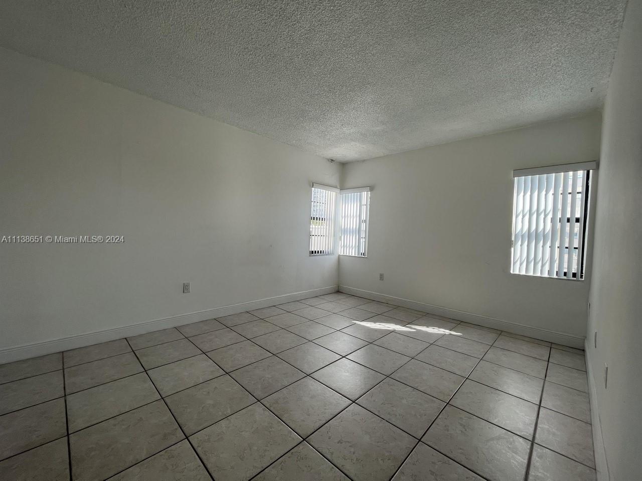6445 Indian Creek Dr B16, Miami Beach, Florida 33141, 1 Bedroom Bedrooms, ,1 BathroomBathrooms,Residential,For Sale,6445 Indian Creek Dr B16,A11138651