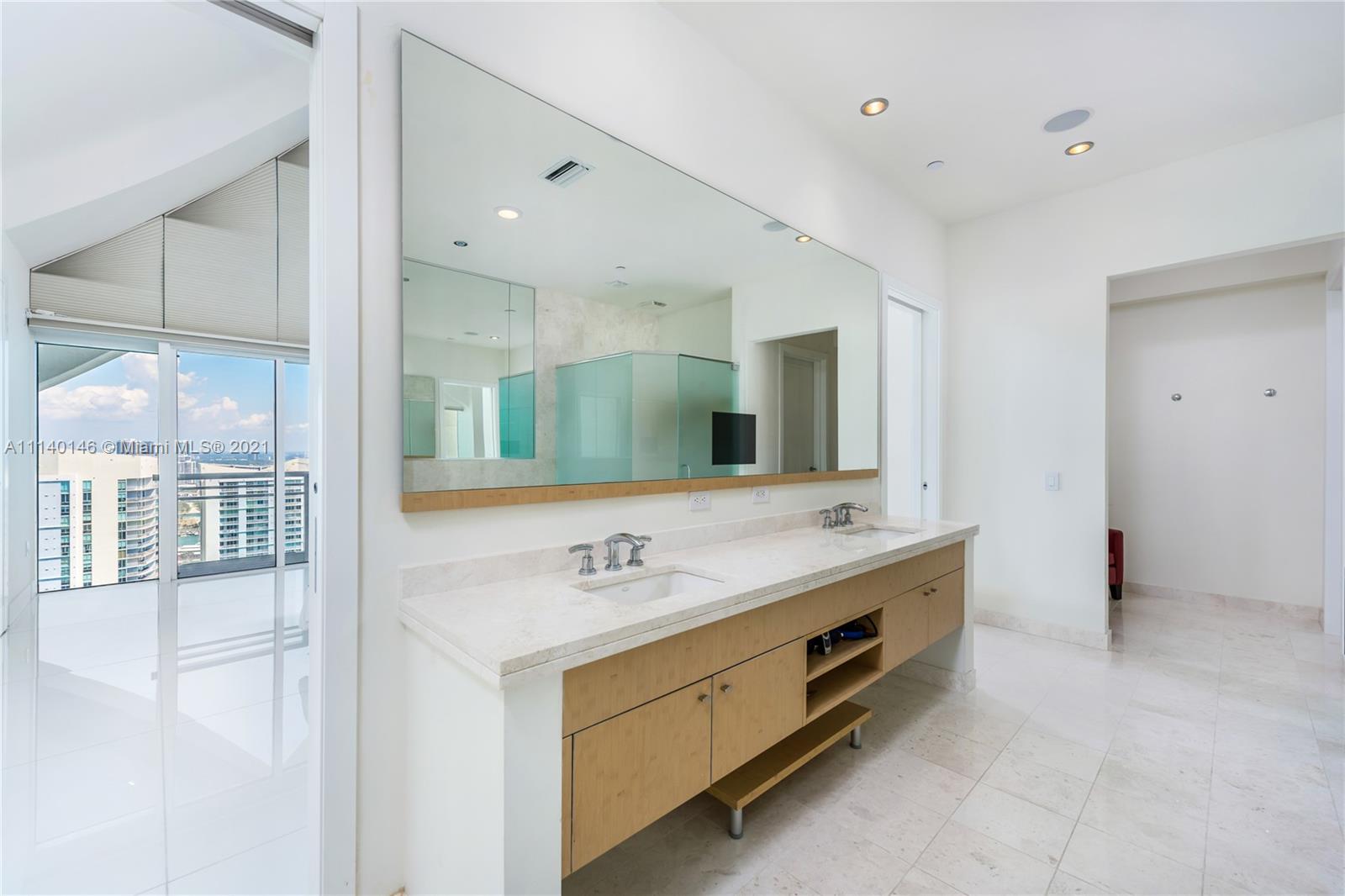 900 Brickell Key Blvd PH3402, Miami, FL 33131, 4 Bedrooms Bedrooms, ,5 BathroomsBathrooms,Residential,For Sale,Brickell Key Blvd,A11140146
