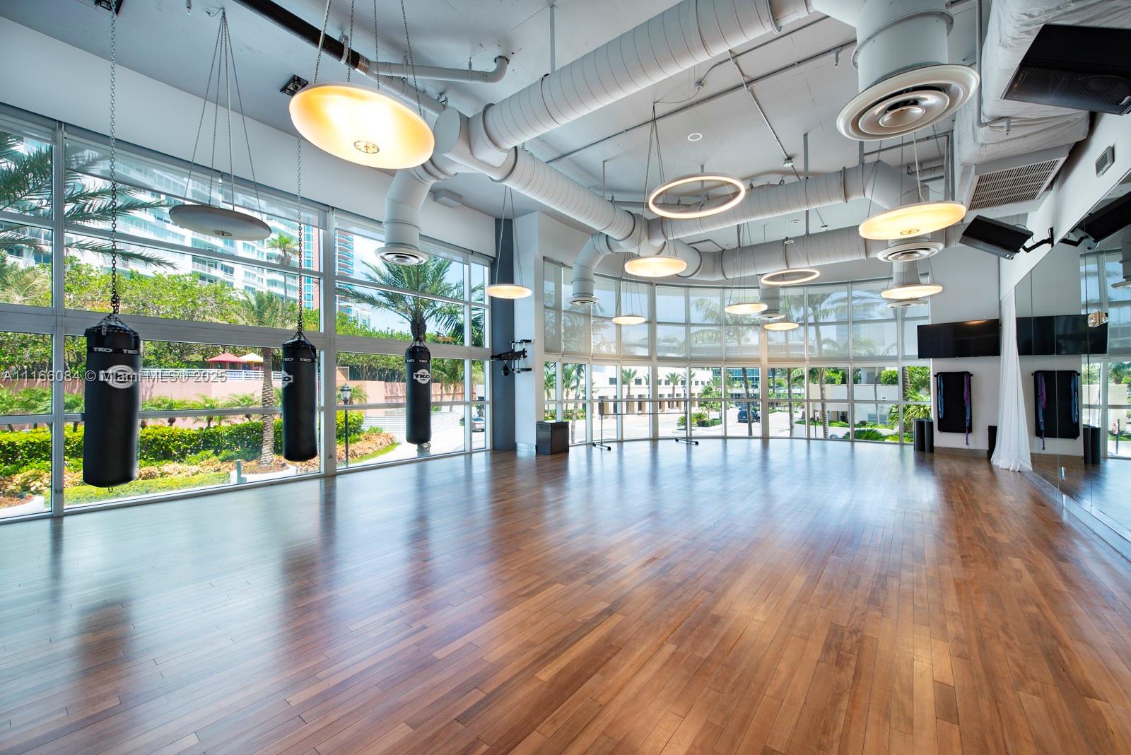 100 Pointe Dr, Miami Beach, FL, 33139 United States, 2 Bedrooms Bedrooms, ,2 BathroomsBathrooms,Residential,For Sale,Pointe Dr,A11166084