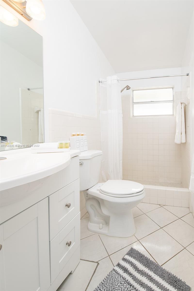 2738 29th St, Lighthouse Point, FL, 33064 United States, 6 Bedrooms Bedrooms, ,5 BathroomsBathrooms,Residential,For Sale,29th St,A11180945