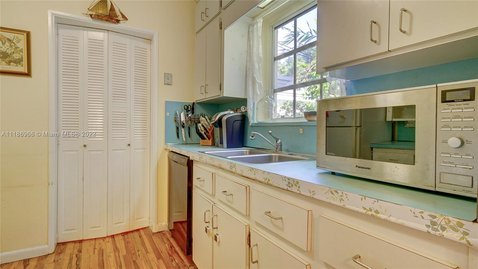 4215 Ingraham Hwy, Miami, Florida 33133, 4 Bedrooms Bedrooms, ,2 BathroomsBathrooms,Residential,For Sale,4215 Ingraham Hwy,A11186966