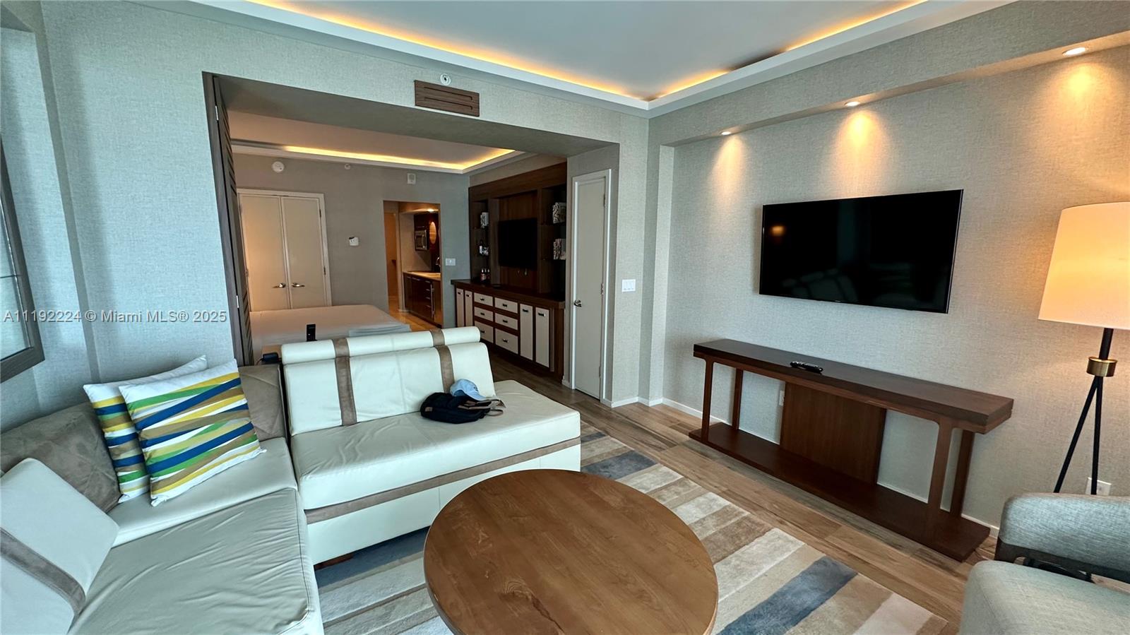 551 N Fort Lauderdale Beach Blvd H1510, Fort Lauderdale, FL 33304, ,1 BathroomBathrooms,Residential,For Sale,Fort Lauderdale Beach Blvd,A11192224