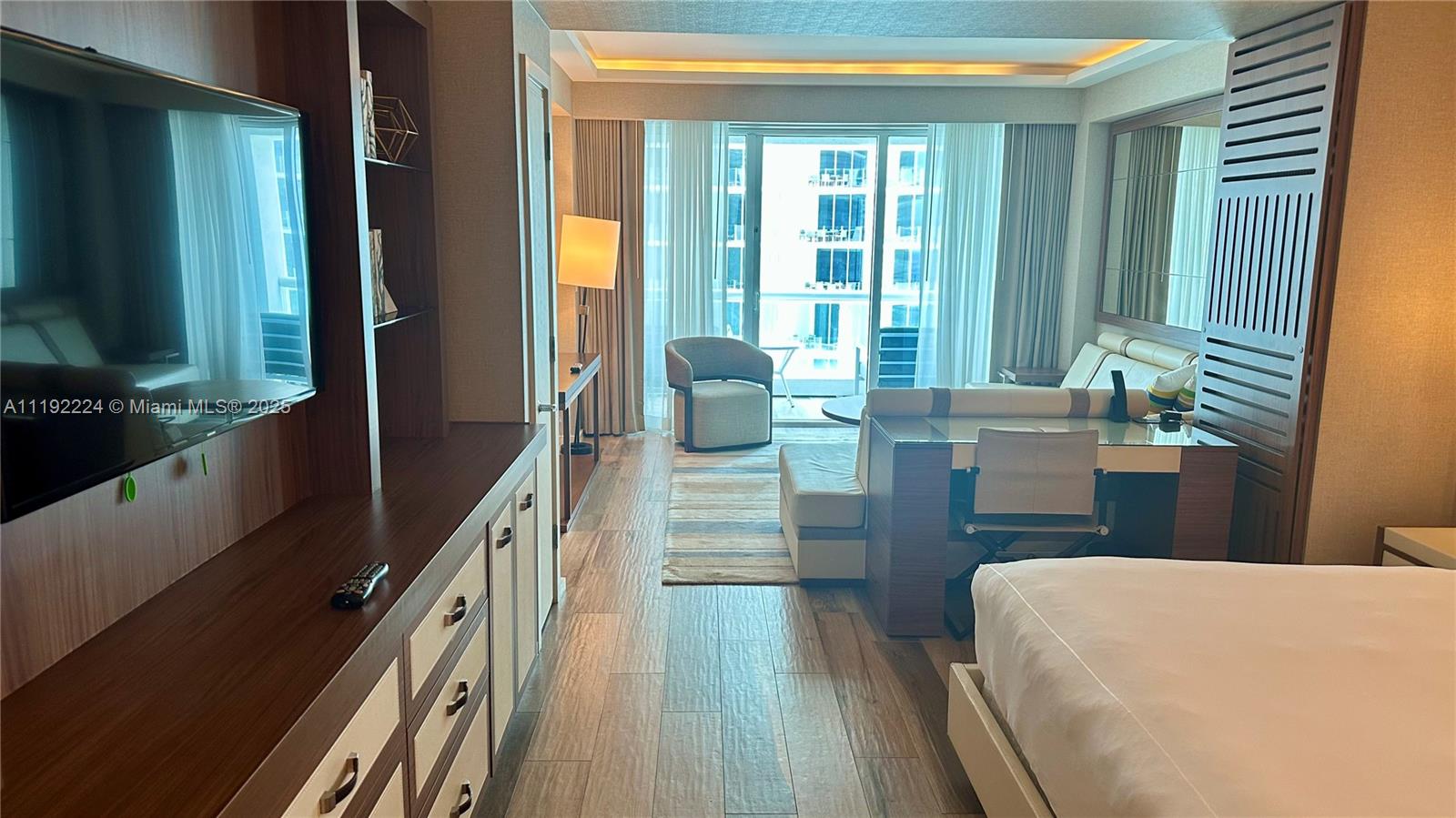 551 N Fort Lauderdale Beach Blvd H1510, Fort Lauderdale, FL 33304, ,1 BathroomBathrooms,Residential,For Sale,Fort Lauderdale Beach Blvd,A11192224