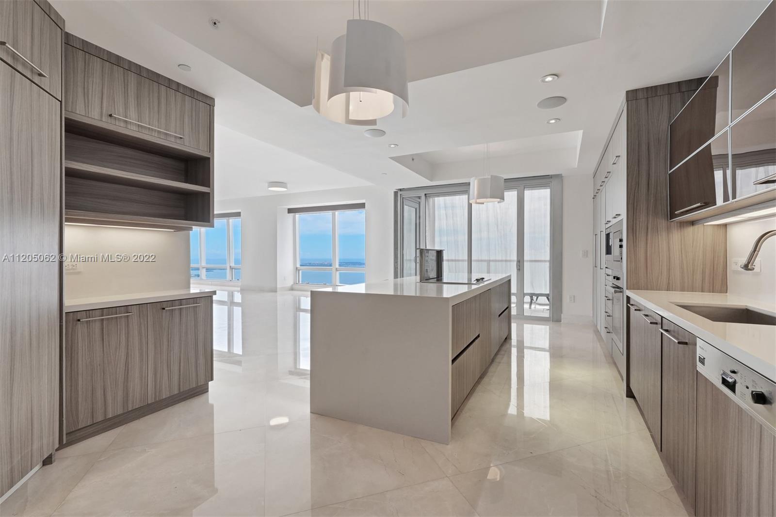 1425 Brickell Ave 63F, Miami, FL 33131, 3 Bedrooms Bedrooms, ,4 BathroomsBathrooms,Residential,For Sale,Brickell Ave,A11205062