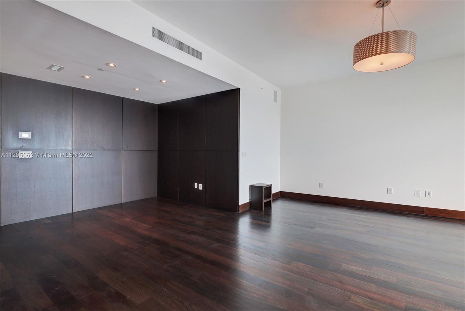 1425 Brickell Ave 63F, Miami, FL 33131, 3 Bedrooms Bedrooms, ,4 BathroomsBathrooms,Residential,For Sale,Brickell Ave,A11205062