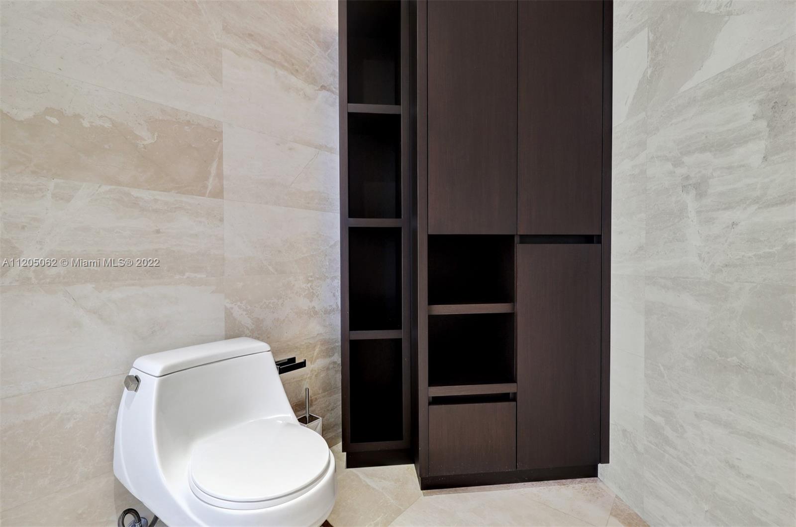 1425 Brickell Ave 63F, Miami, FL 33131, 3 Bedrooms Bedrooms, ,4 BathroomsBathrooms,Residential,For Sale,Brickell Ave,A11205062