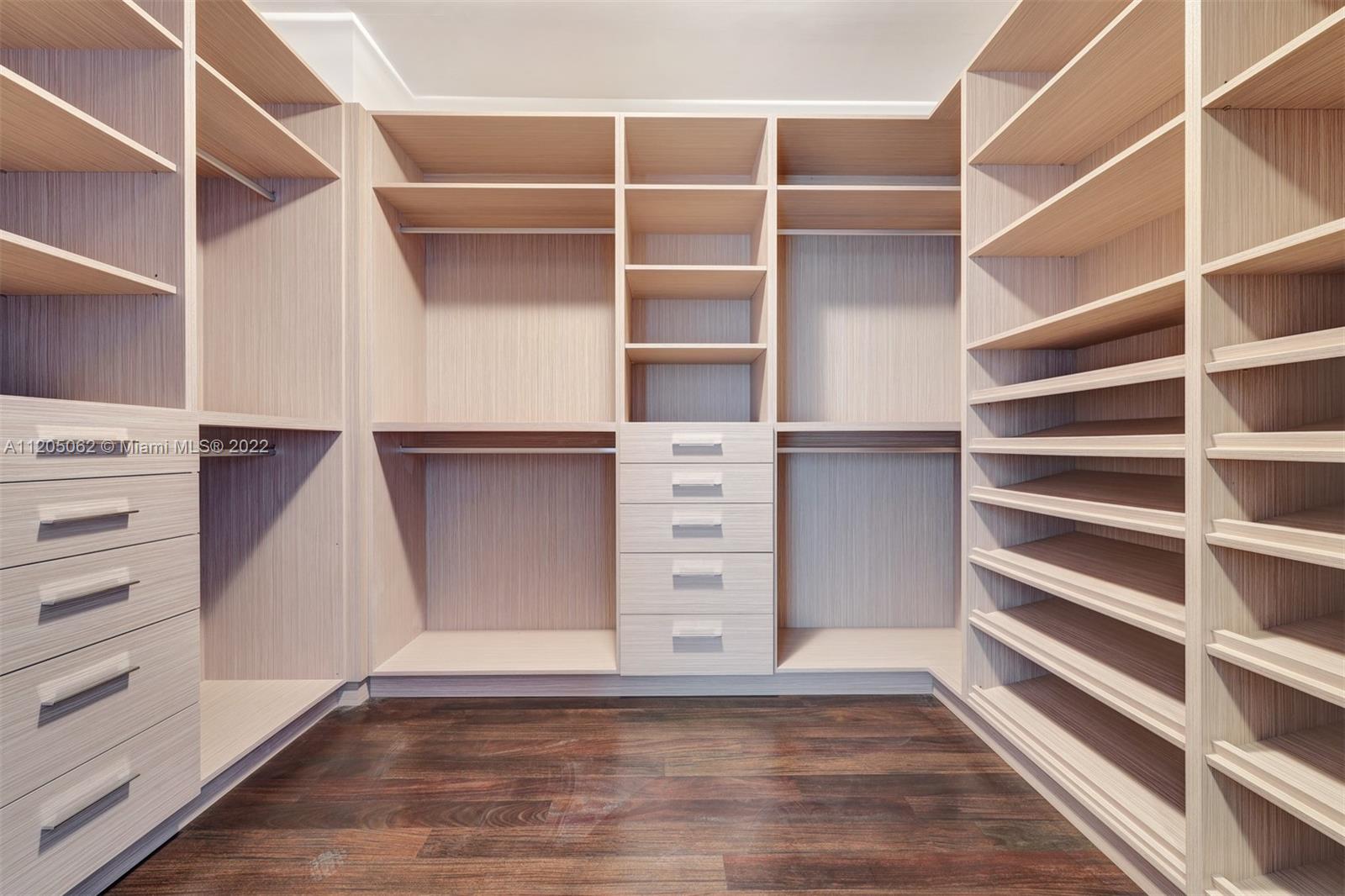 1425 Brickell Ave 63F, Miami, FL 33131, 3 Bedrooms Bedrooms, ,4 BathroomsBathrooms,Residential,For Sale,Brickell Ave,A11205062