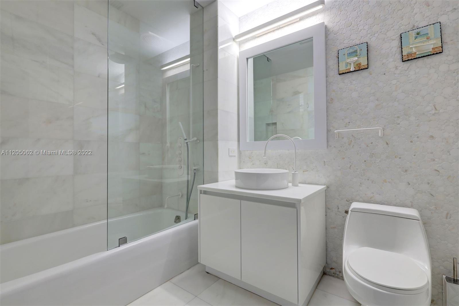 1425 Brickell Ave 63F, Miami, FL 33131, 3 Bedrooms Bedrooms, ,4 BathroomsBathrooms,Residential,For Sale,Brickell Ave,A11205062