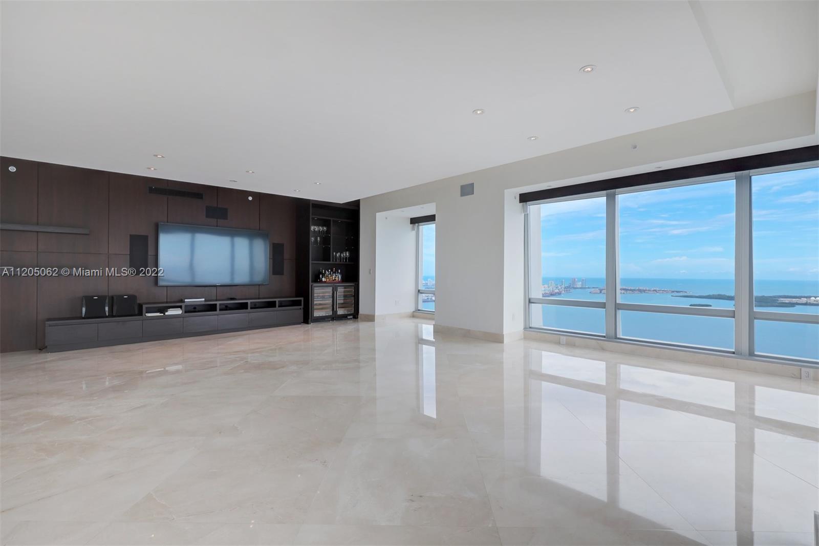 1425 Brickell Ave 63F, Miami, FL 33131, 3 Bedrooms Bedrooms, ,4 BathroomsBathrooms,Residential,For Sale,Brickell Ave,A11205062