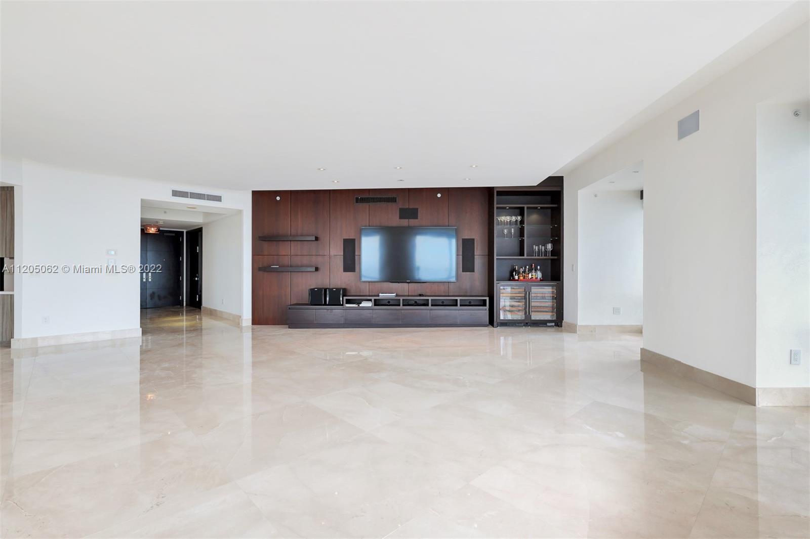 1425 Brickell Ave 63F, Miami, FL 33131, 3 Bedrooms Bedrooms, ,4 BathroomsBathrooms,Residential,For Sale,Brickell Ave,A11205062