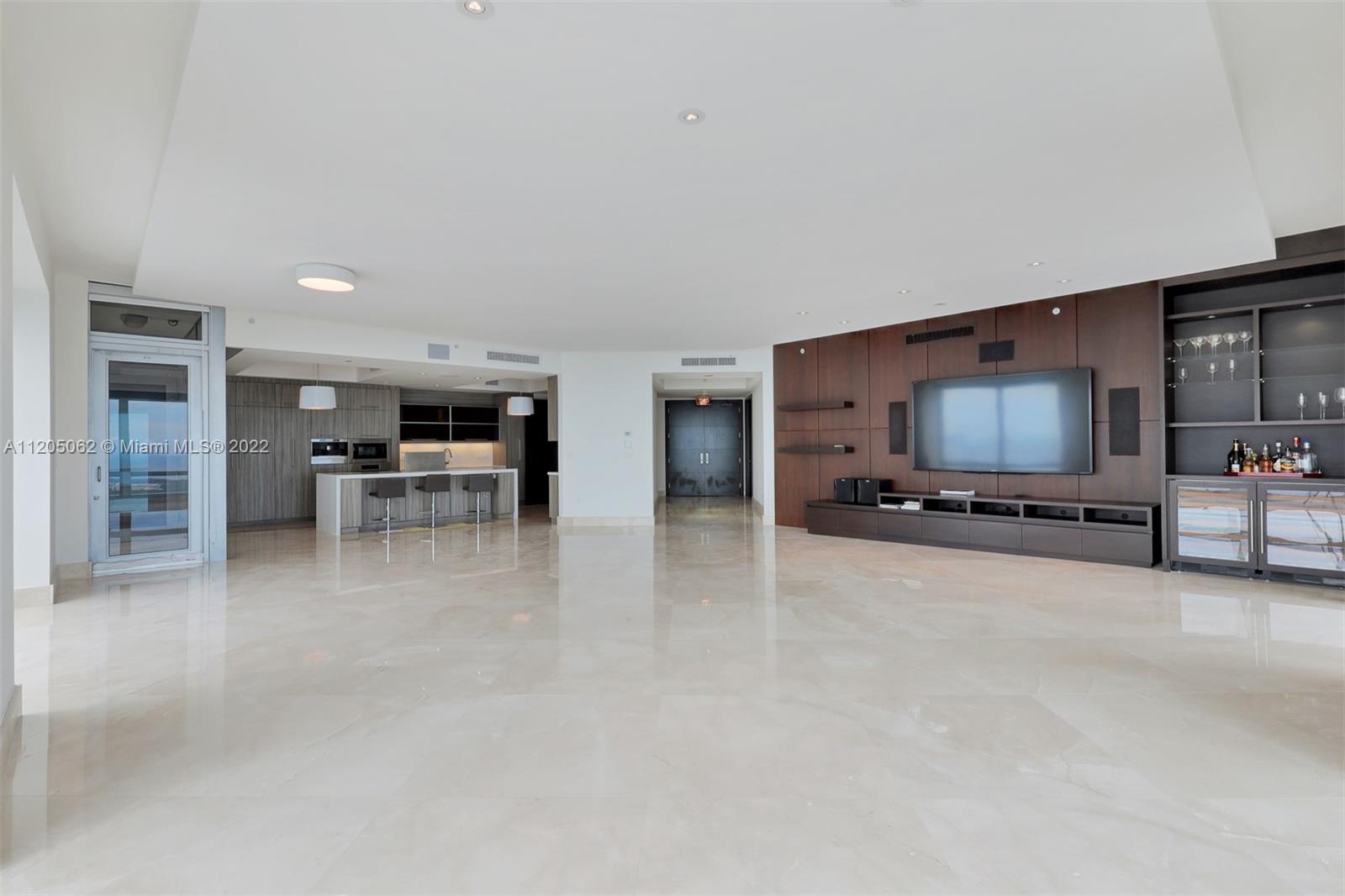 1425 Brickell Ave 63F, Miami, FL 33131, 3 Bedrooms Bedrooms, ,4 BathroomsBathrooms,Residential,For Sale,Brickell Ave,A11205062