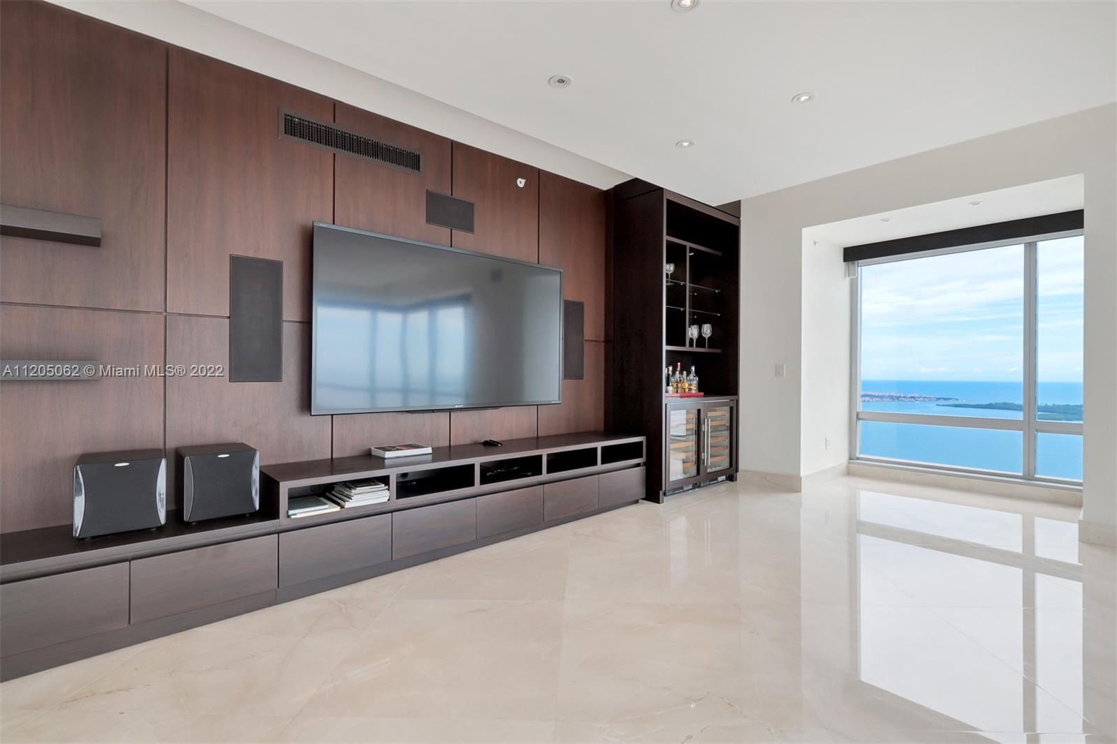 1425 Brickell Ave 63F, Miami, FL 33131, 3 Bedrooms Bedrooms, ,4 BathroomsBathrooms,Residential,For Sale,Brickell Ave,A11205062