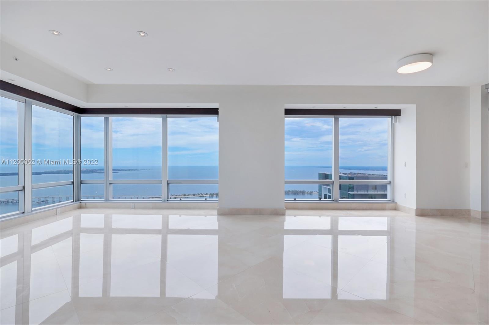 1425 Brickell Ave 63F, Miami, FL 33131, 3 Bedrooms Bedrooms, ,4 BathroomsBathrooms,Residential,For Sale,Brickell Ave,A11205062