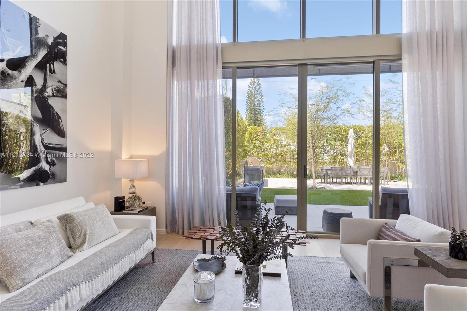 300 Collins Ave, Miami Beach, FL, 33139 United States, 3 Bedrooms Bedrooms, ,3 BathroomsBathrooms,Residential,For Sale,Collins Ave,A11212734