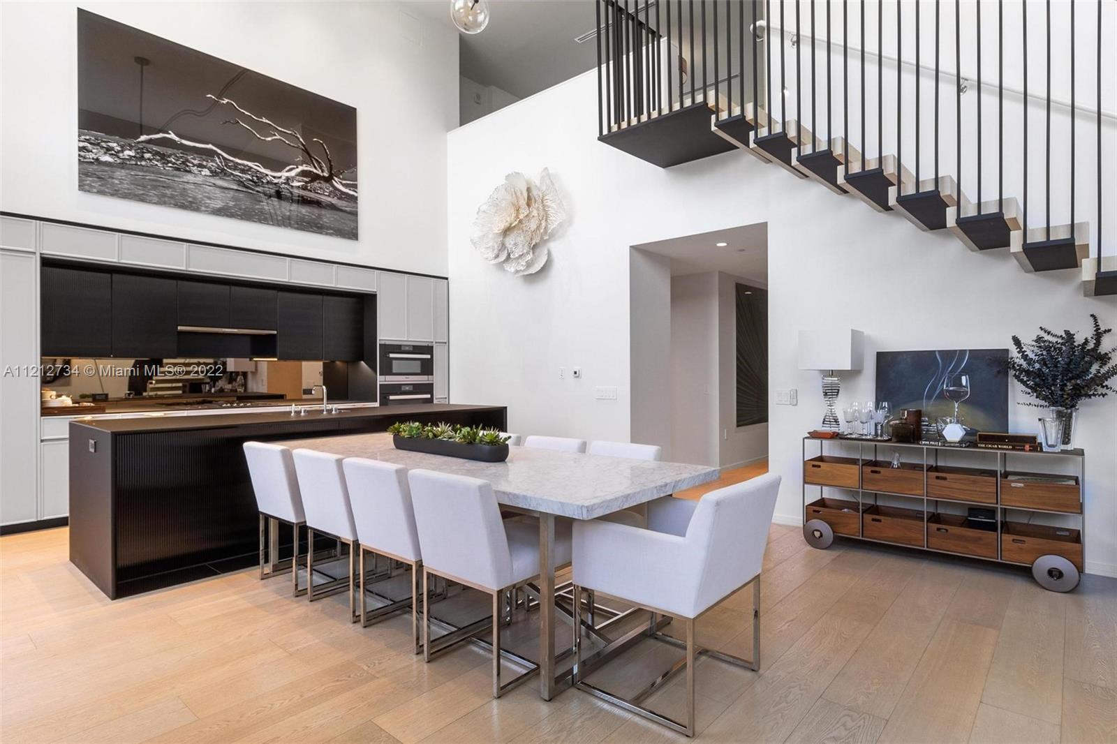 300 Collins Ave, Miami Beach, FL, 33139 United States, 3 Bedrooms Bedrooms, ,3 BathroomsBathrooms,Residential,For Sale,Collins Ave,A11212734