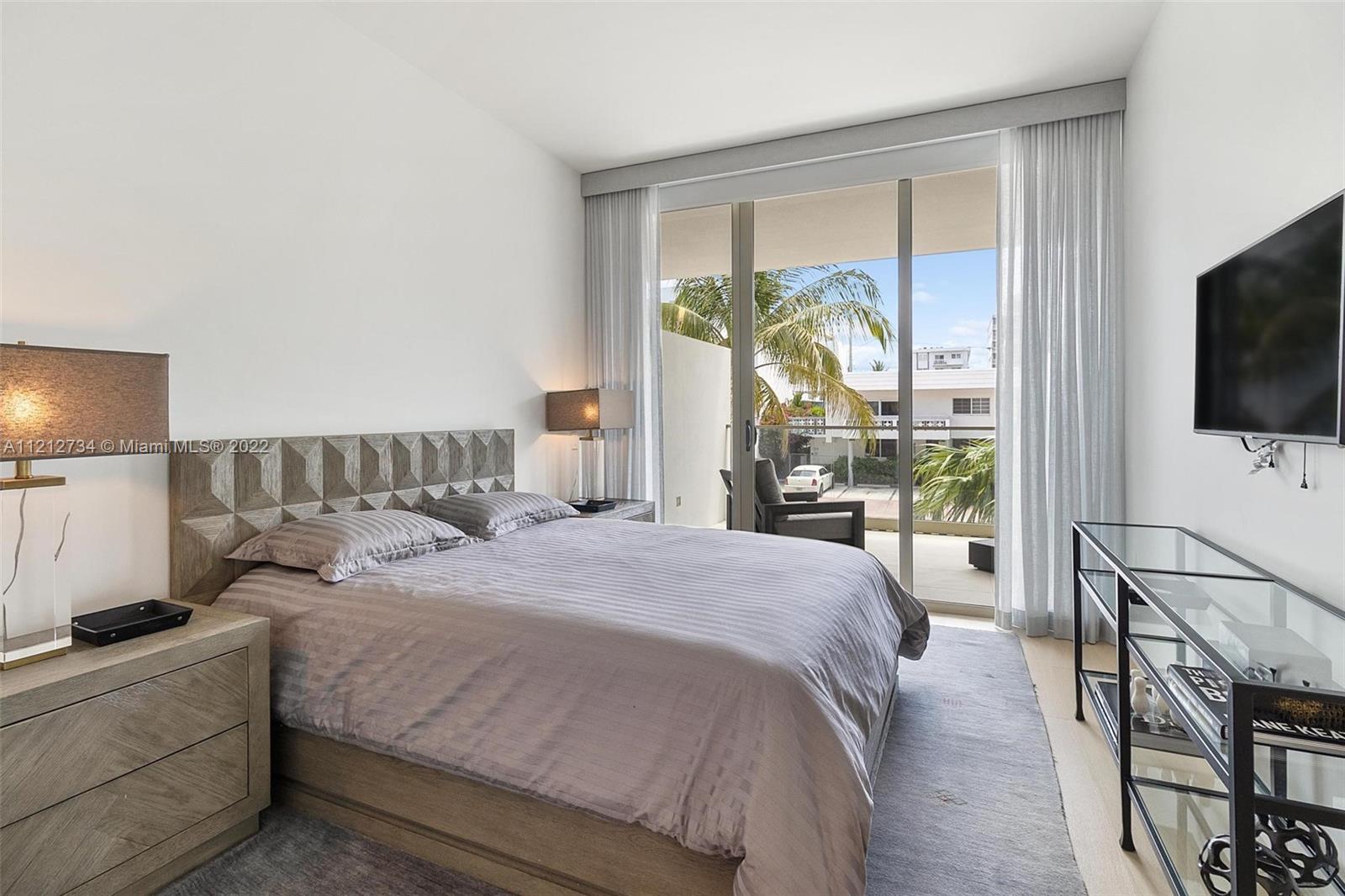 300 Collins Ave, Miami Beach, FL, 33139 United States, 3 Bedrooms Bedrooms, ,3 BathroomsBathrooms,Residential,For Sale,Collins Ave,A11212734