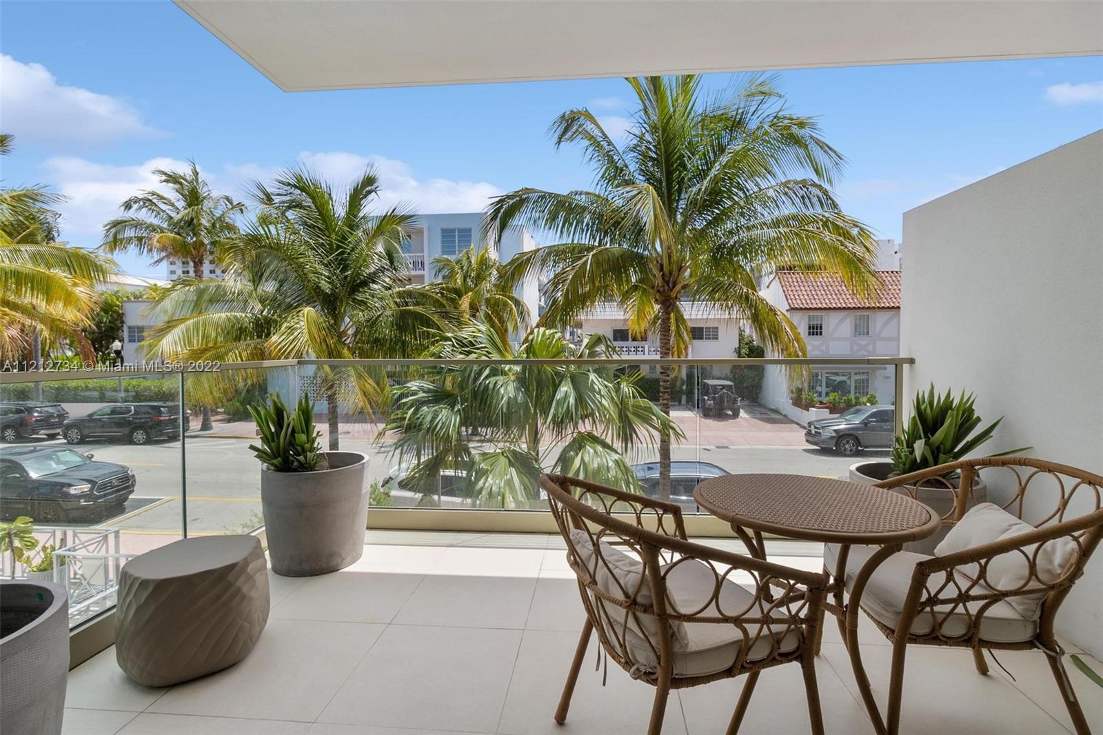 300 Collins Ave, Miami Beach, FL, 33139 United States, 3 Bedrooms Bedrooms, ,3 BathroomsBathrooms,Residential,For Sale,Collins Ave,A11212734