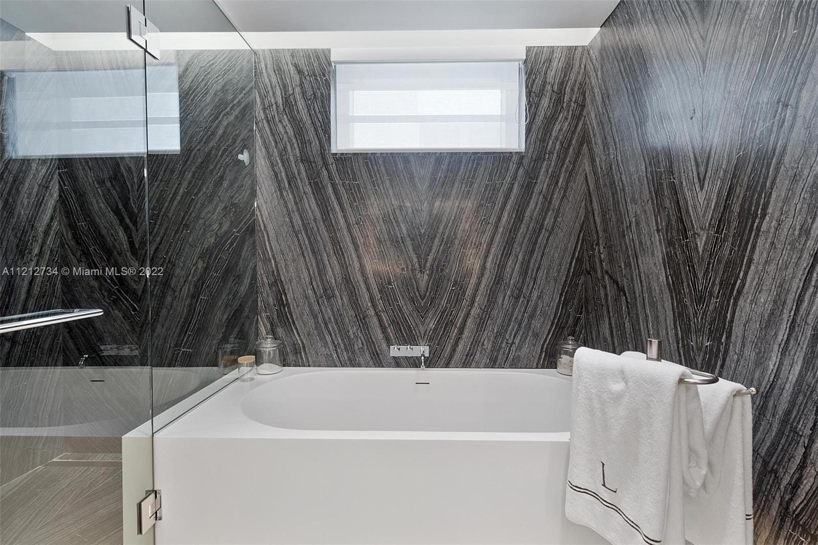 300 Collins Ave, Miami Beach, FL, 33139 United States, 3 Bedrooms Bedrooms, ,3 BathroomsBathrooms,Residential,For Sale,Collins Ave,A11212734