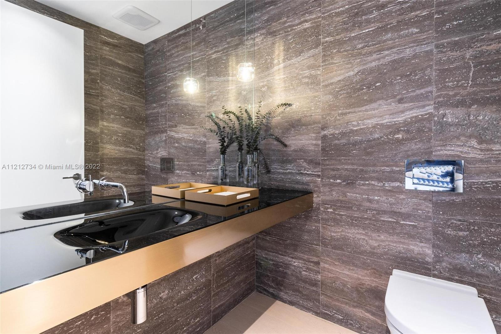 300 Collins Ave, Miami Beach, FL, 33139 United States, 3 Bedrooms Bedrooms, ,3 BathroomsBathrooms,Residential,For Sale,Collins Ave,A11212734