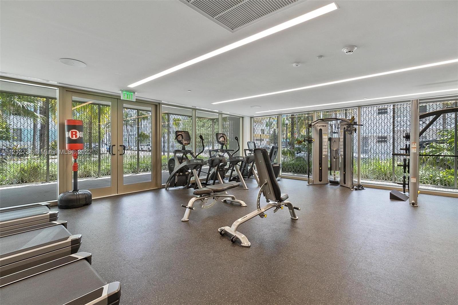 300 Collins Ave, Miami Beach, FL, 33139 United States, 3 Bedrooms Bedrooms, ,3 BathroomsBathrooms,Residential,For Sale,Collins Ave,A11212734